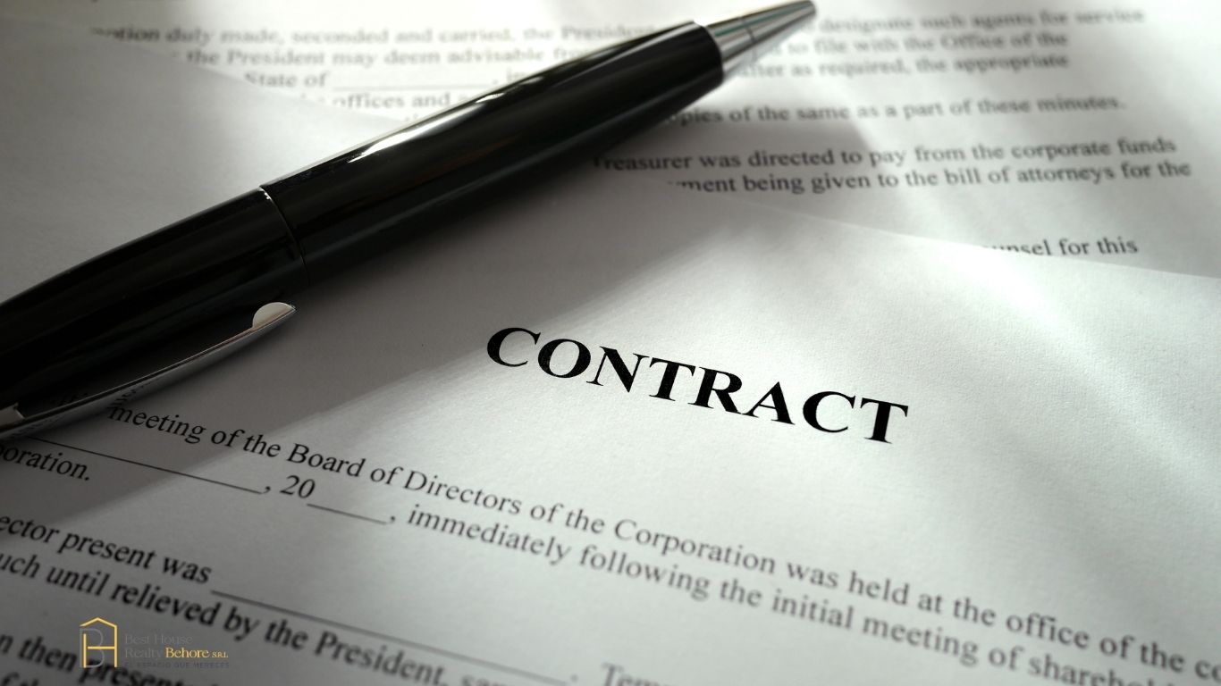 Contratos de Compra-Venta Inmobiliaria: Guía Completa para Inversionistas Extranjeros
