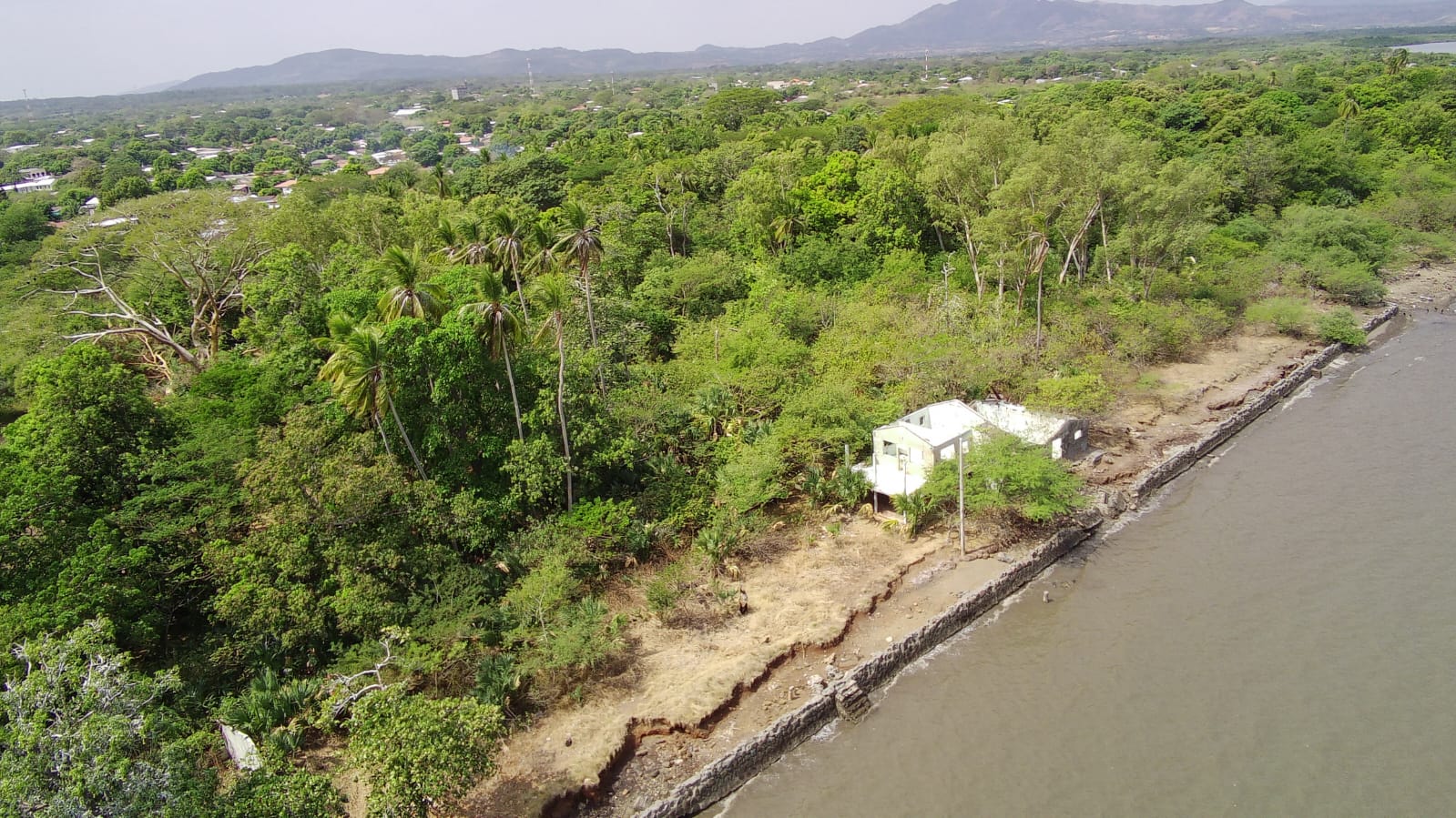 Oportunidad de Inversión Inmobiliaria en La Unión: Terrenos Frente a la Bahía