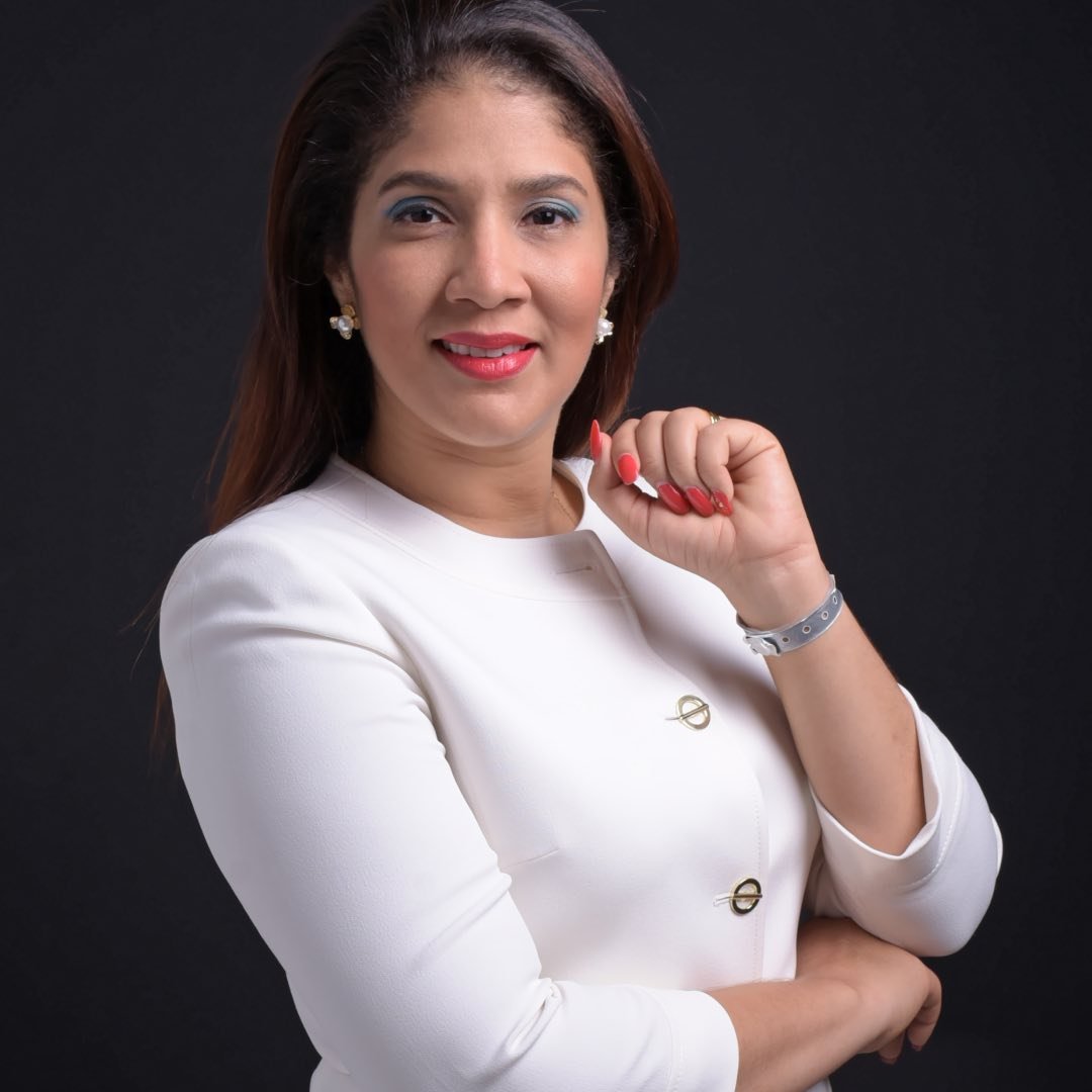 Arianny Tavárez Realtor logo