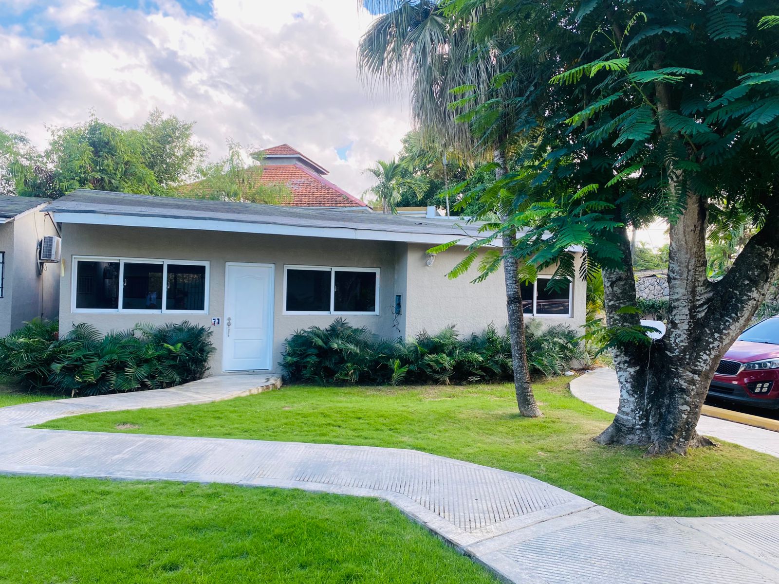 efa80264-e61b-40b9-a57c-002e2a06f947