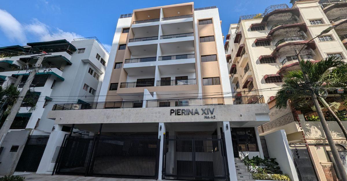 Apartamento en alquiler en piso 6 con balcón y vista a la calle