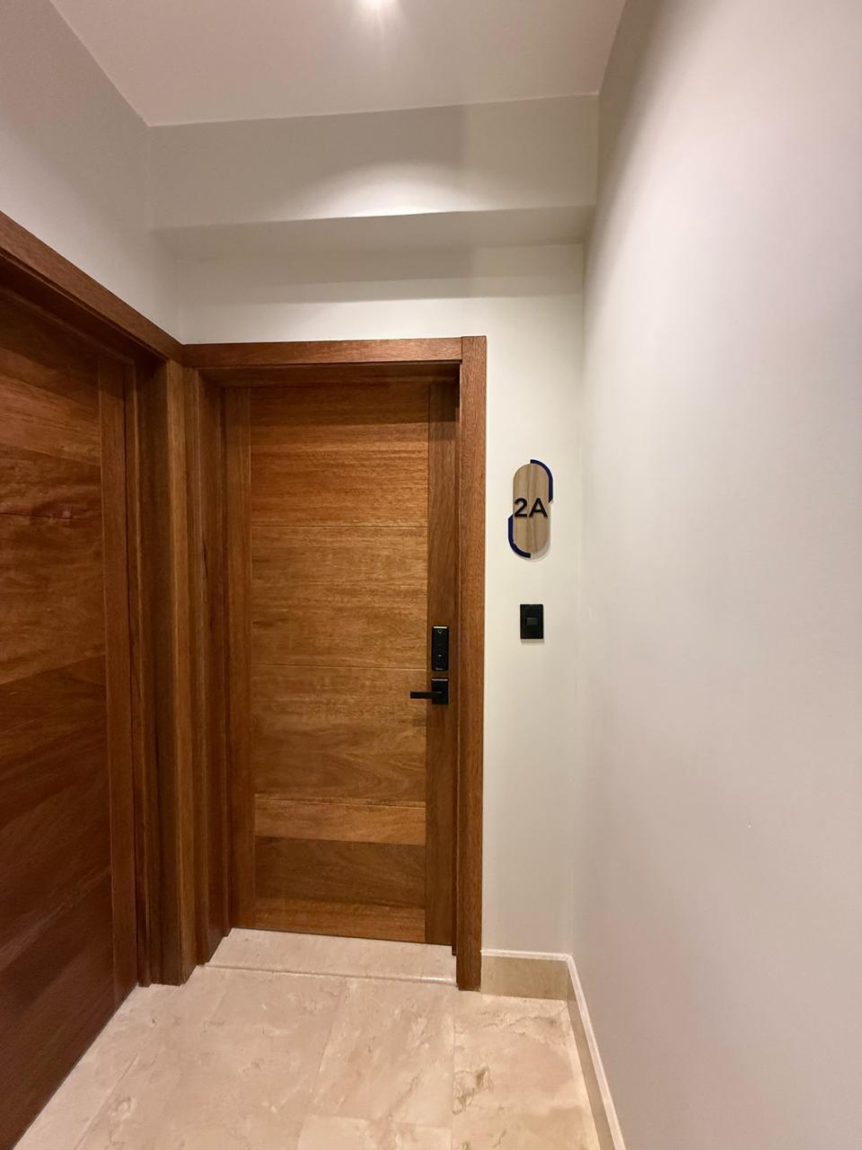 Vive con estilo: apartamento moderno con terraza privada y acabados premium