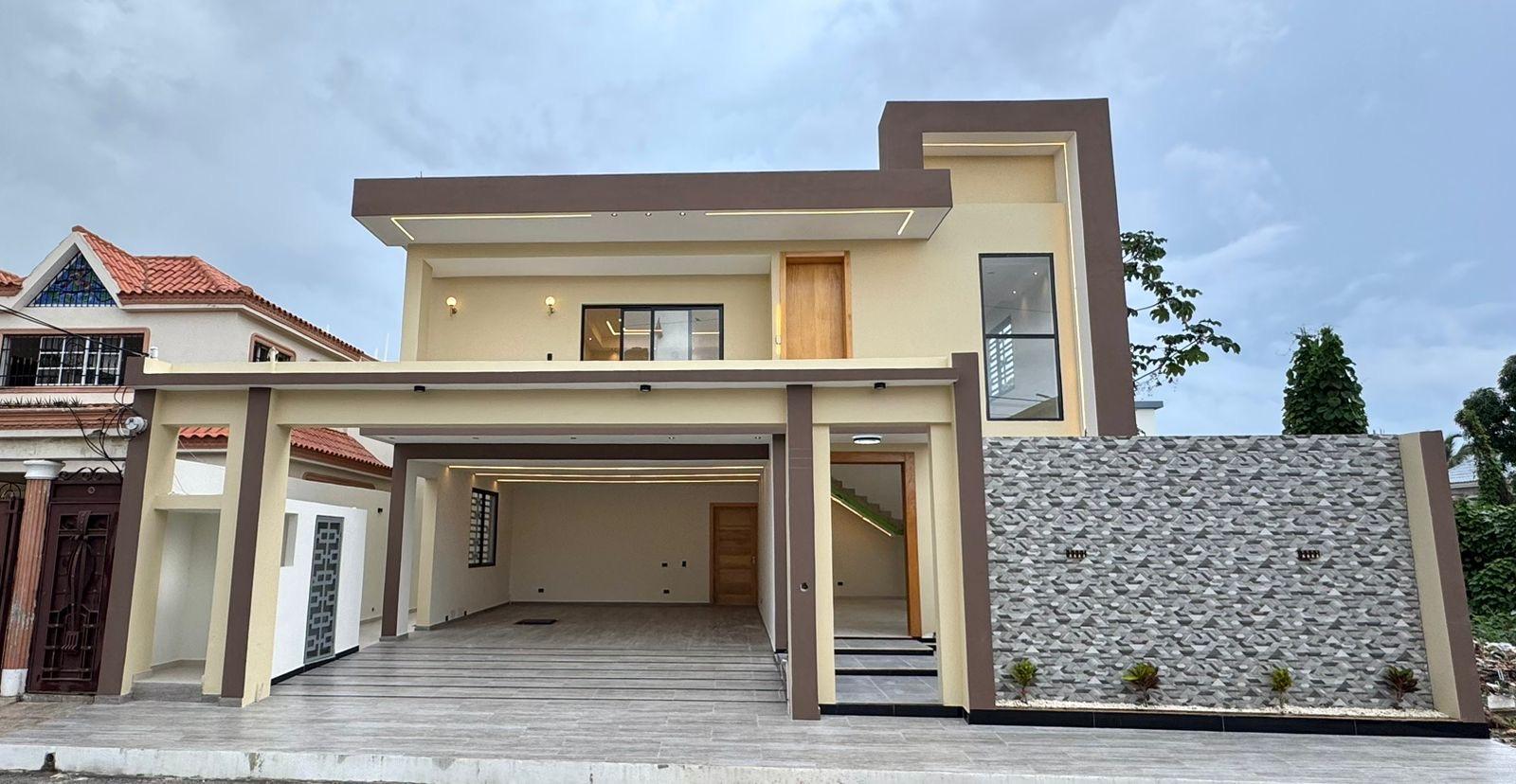 CASA EN PRADO ORIENTAL - SANTO DOMINGO ESTE