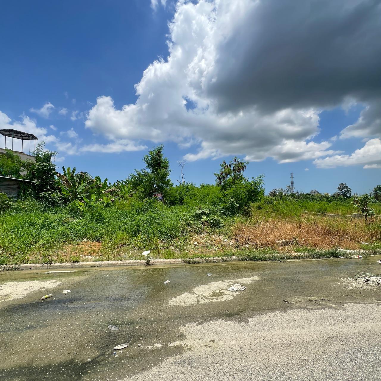 Lot in Jacobo Majluta