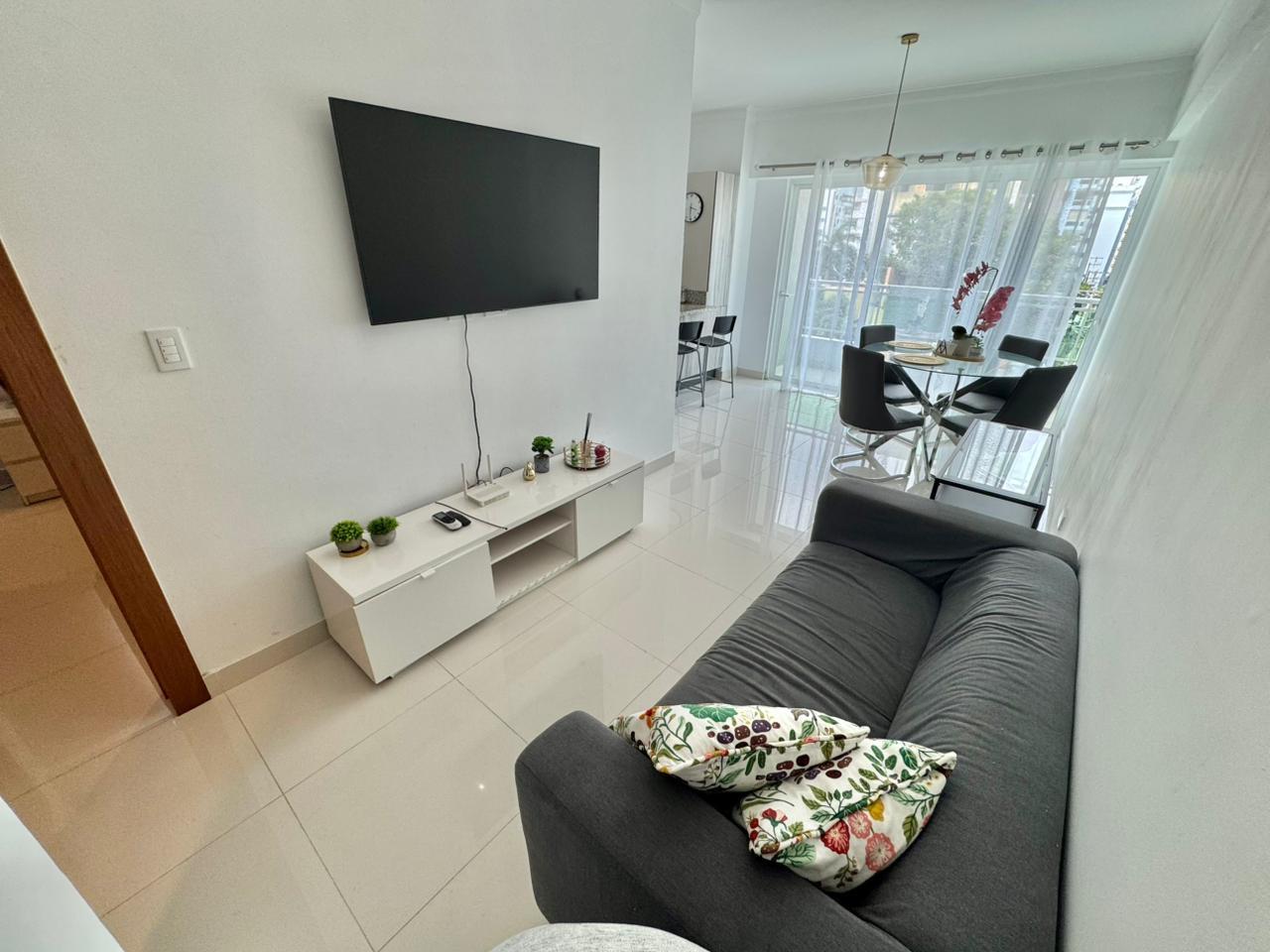 Evaristo Morales - Apartamento en alquiler amueblado