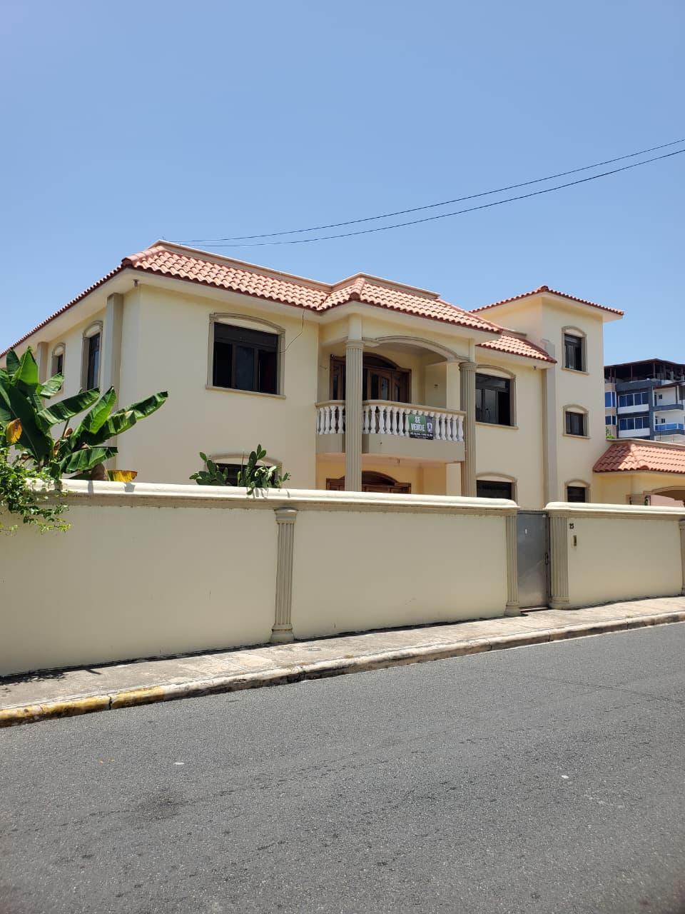 Casa en venta, Santo Domingo Este.