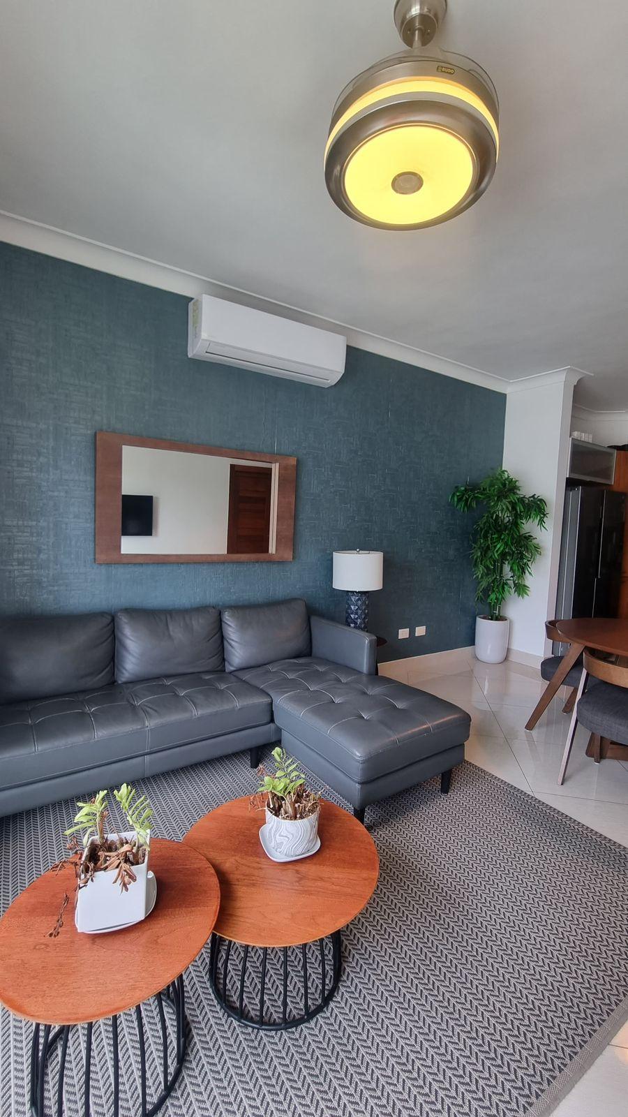 Apartamento Amueblado en Venta, Proximo Avenidas principales y Centros Comerciales, en el exclusivo sector La Julia, D. N.