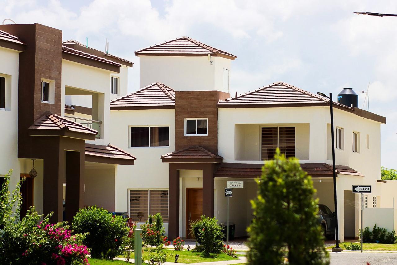 PROYECTO RESIDENCIAL DE CASAS EN BANI