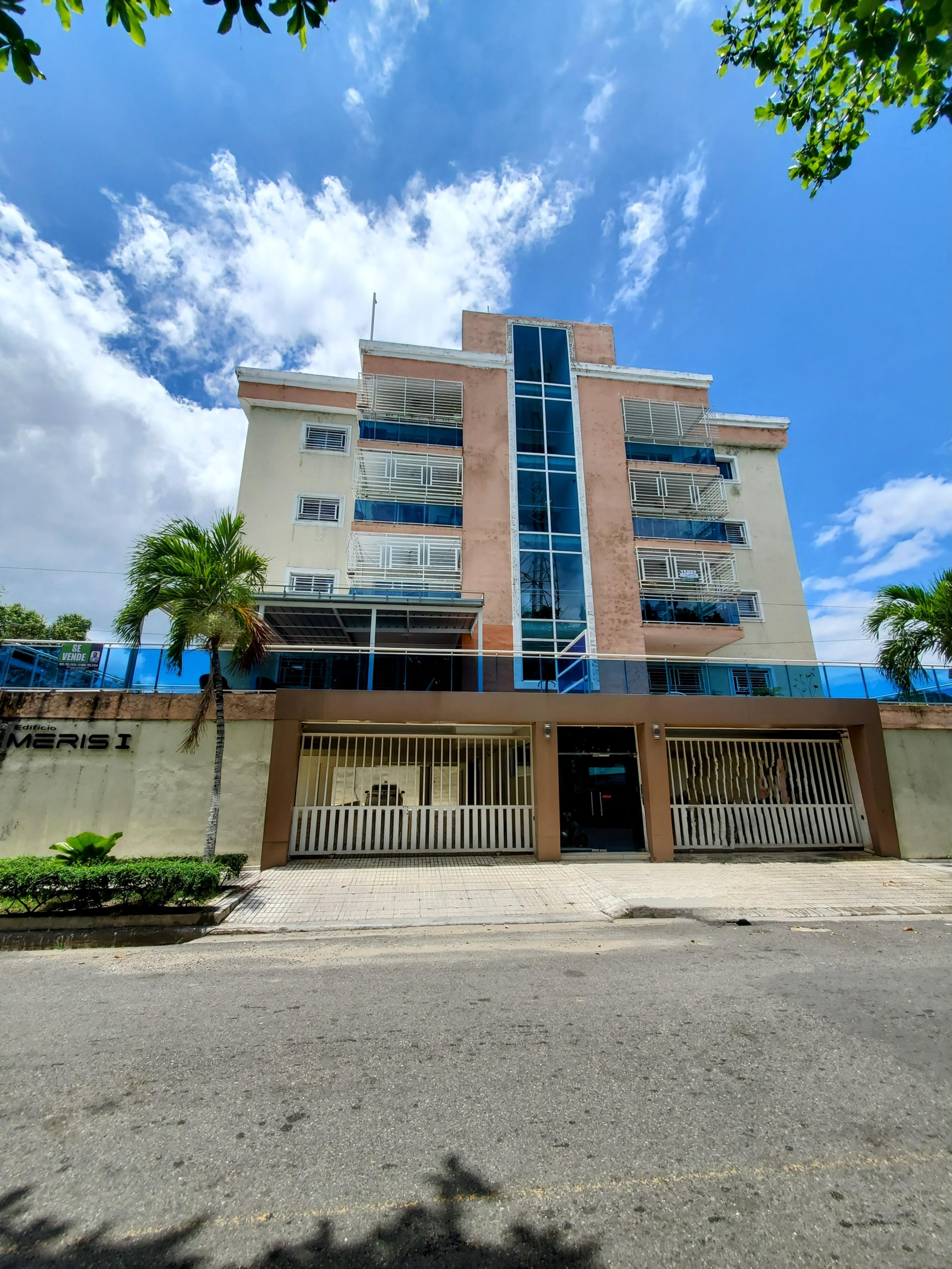 Apartamento de tres (3) habitaciones en San Cristóbal