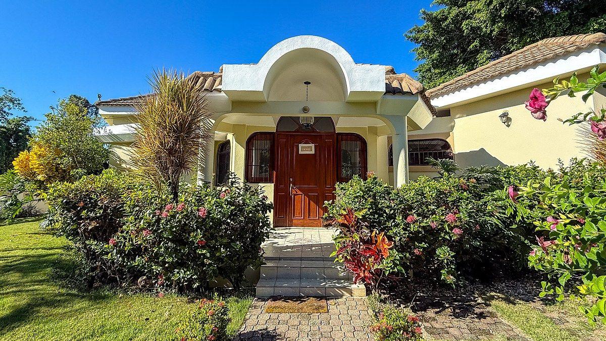 YOUR PRIVATE OASIS AWAITS: Huge Lot, Huge Potential - OWNER FINANCING UP TO 50%