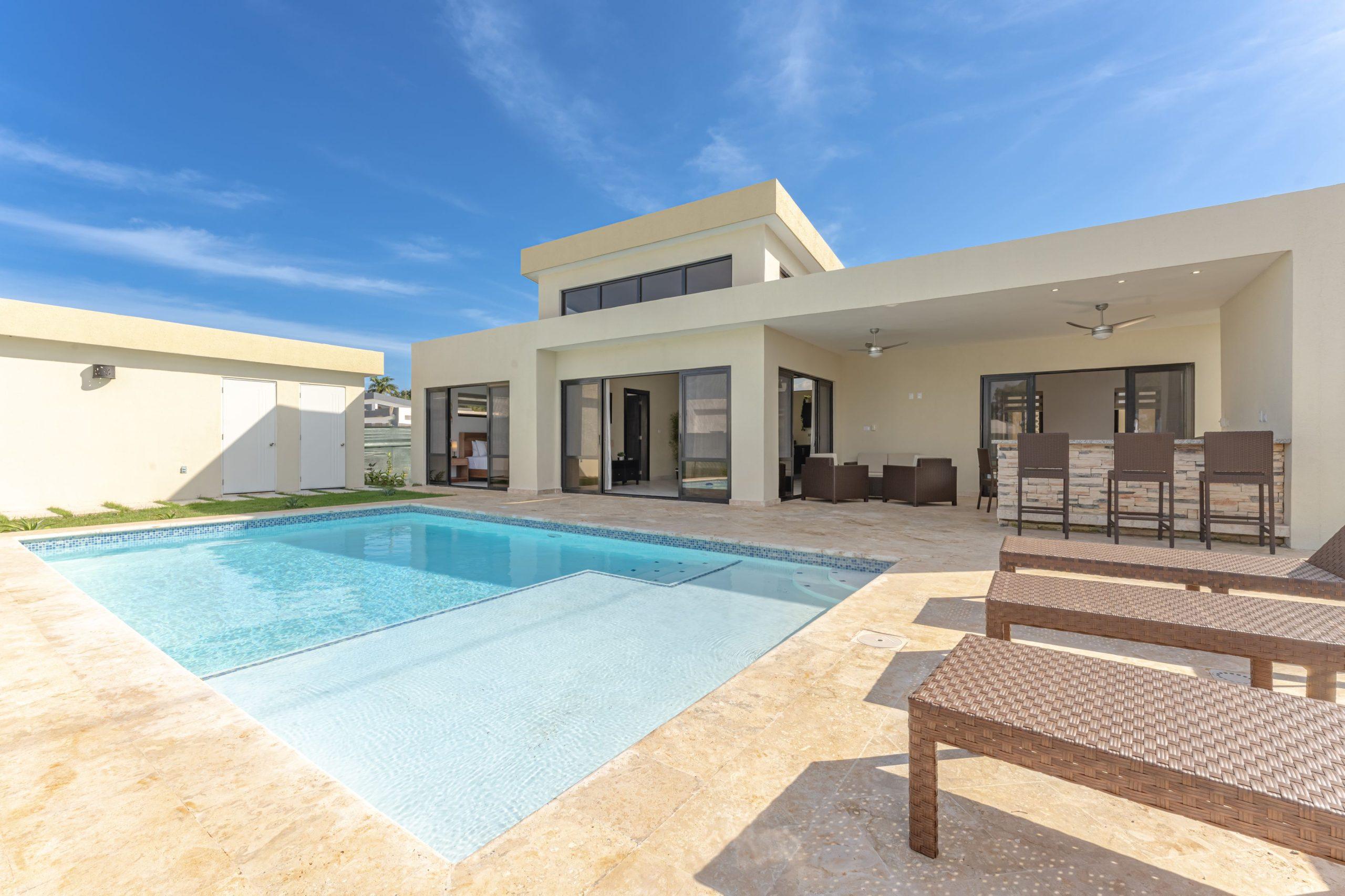 Villa Sunbreeze – Modern Luxury Living in Paradise!