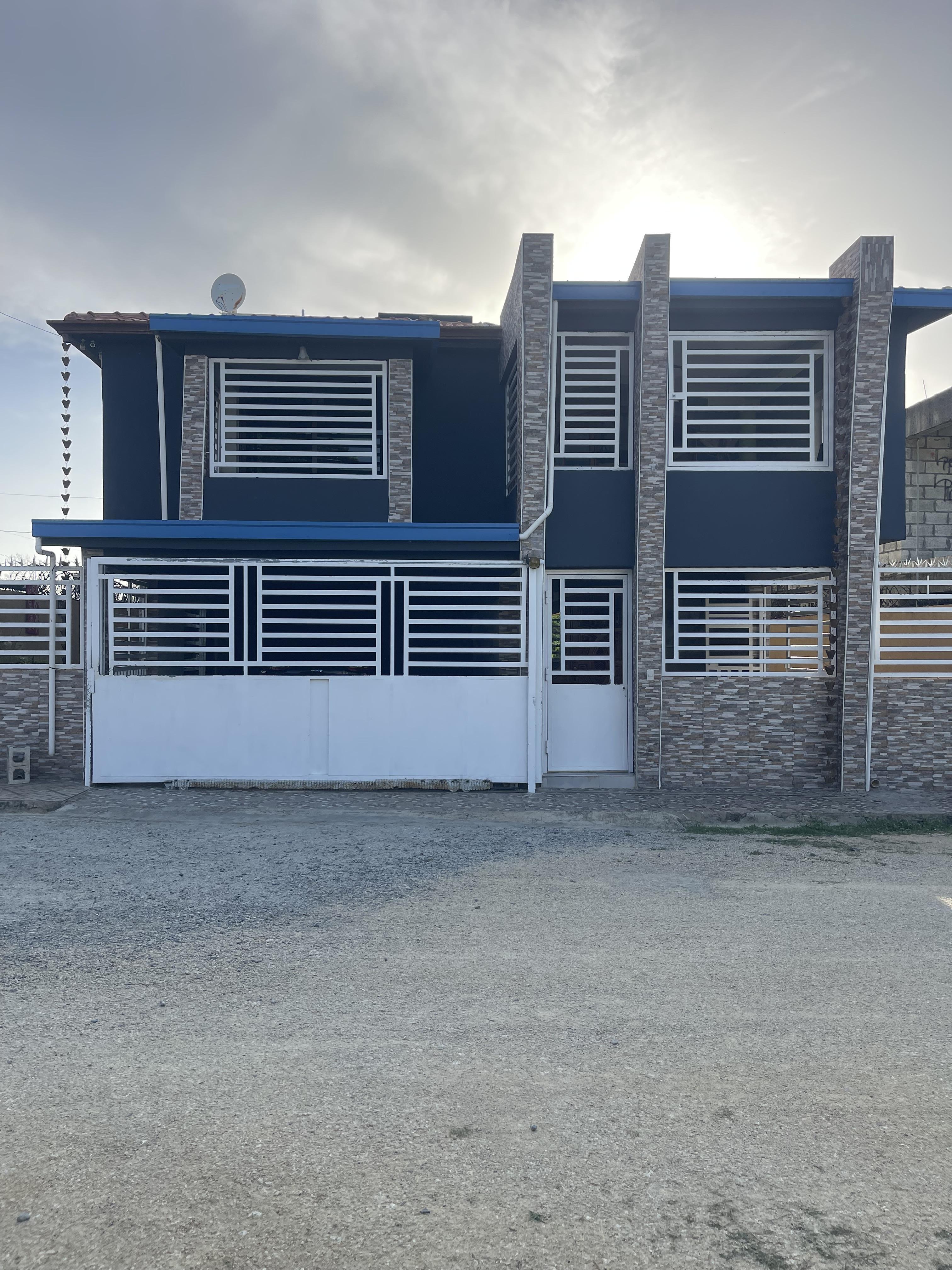 Venta casa espaciosa Avenida las Américas
