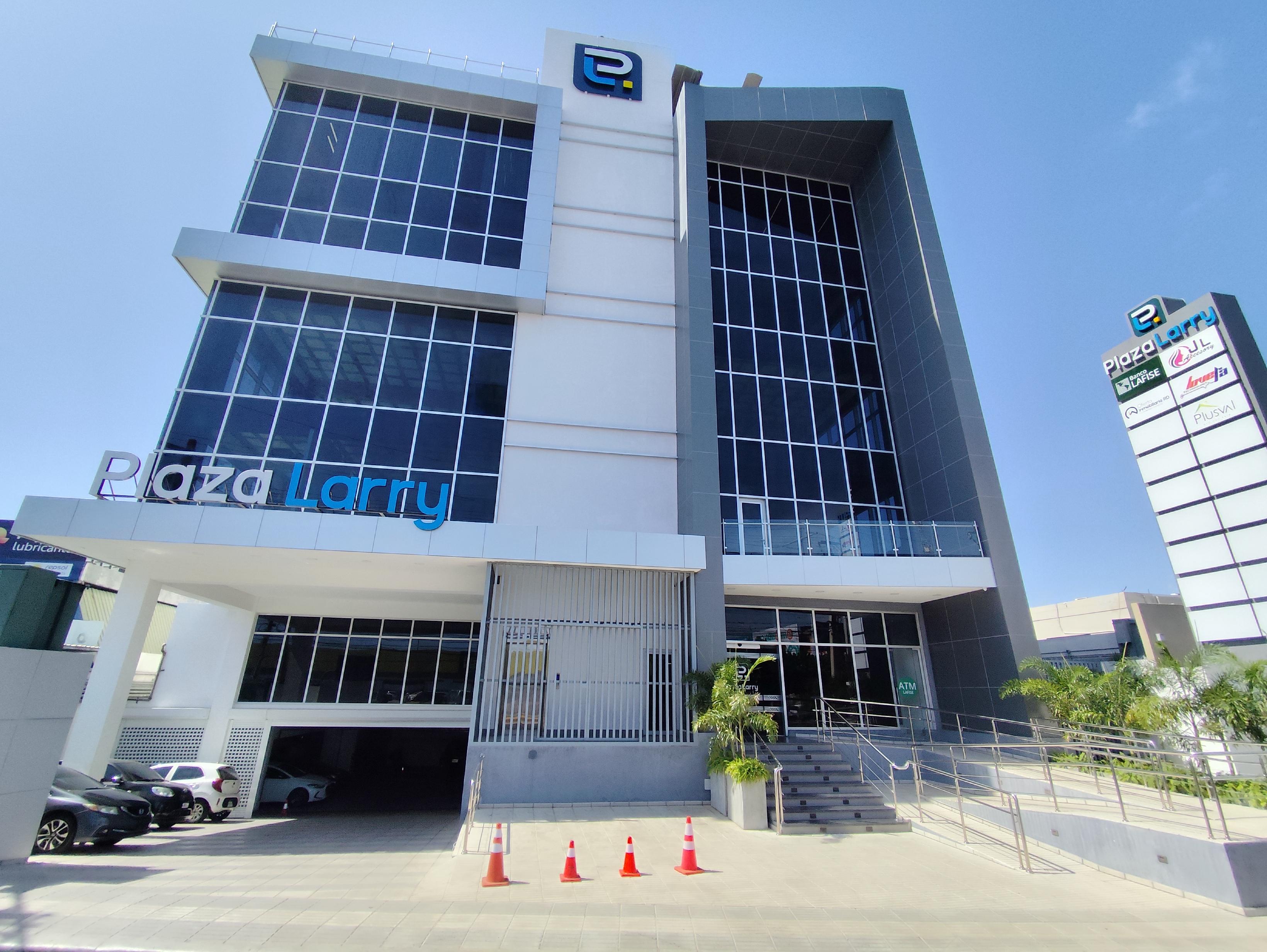 Plaza Larry Locales En Alquiler Autopista De San Isidro