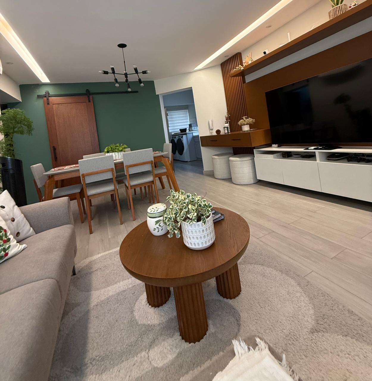 Apartamento en alquiler 2 habitaciones - Arroyo hondo viejo a una esquina de galeria 360