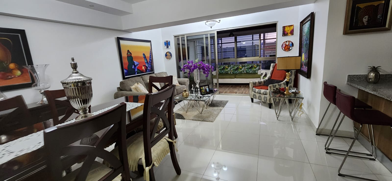 Apartamento con terraza en segundo nivel en el sector El Millón, Distrito Nacional