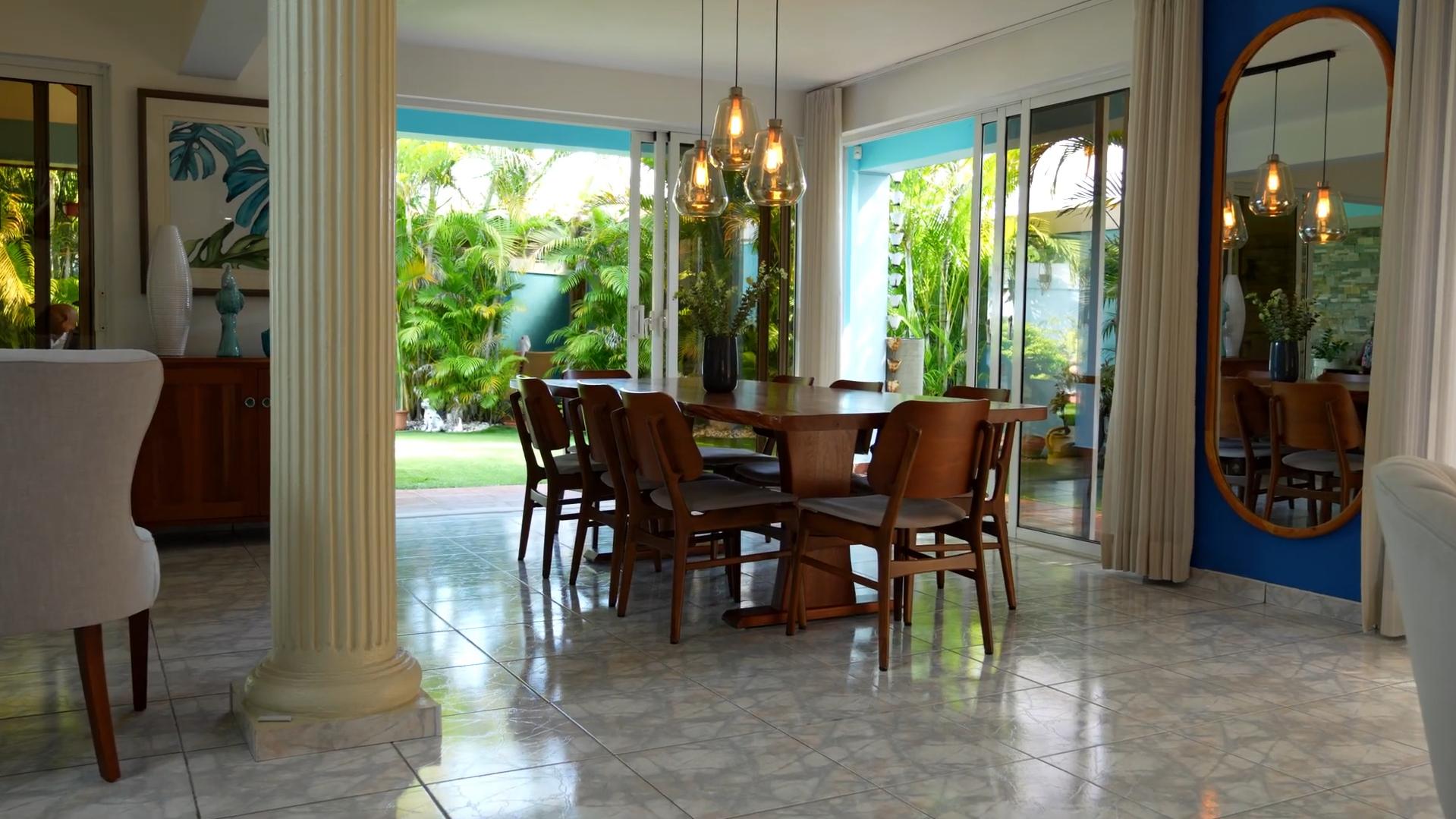 Casa en Arroyo Hondo en venta con piscina y paneles solares