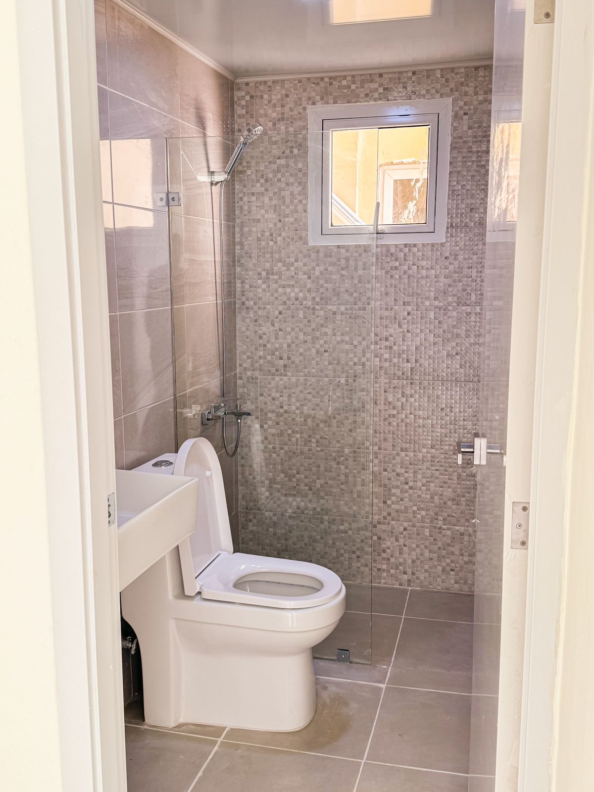 CAYENAS DEL ESTE - Imagen 2