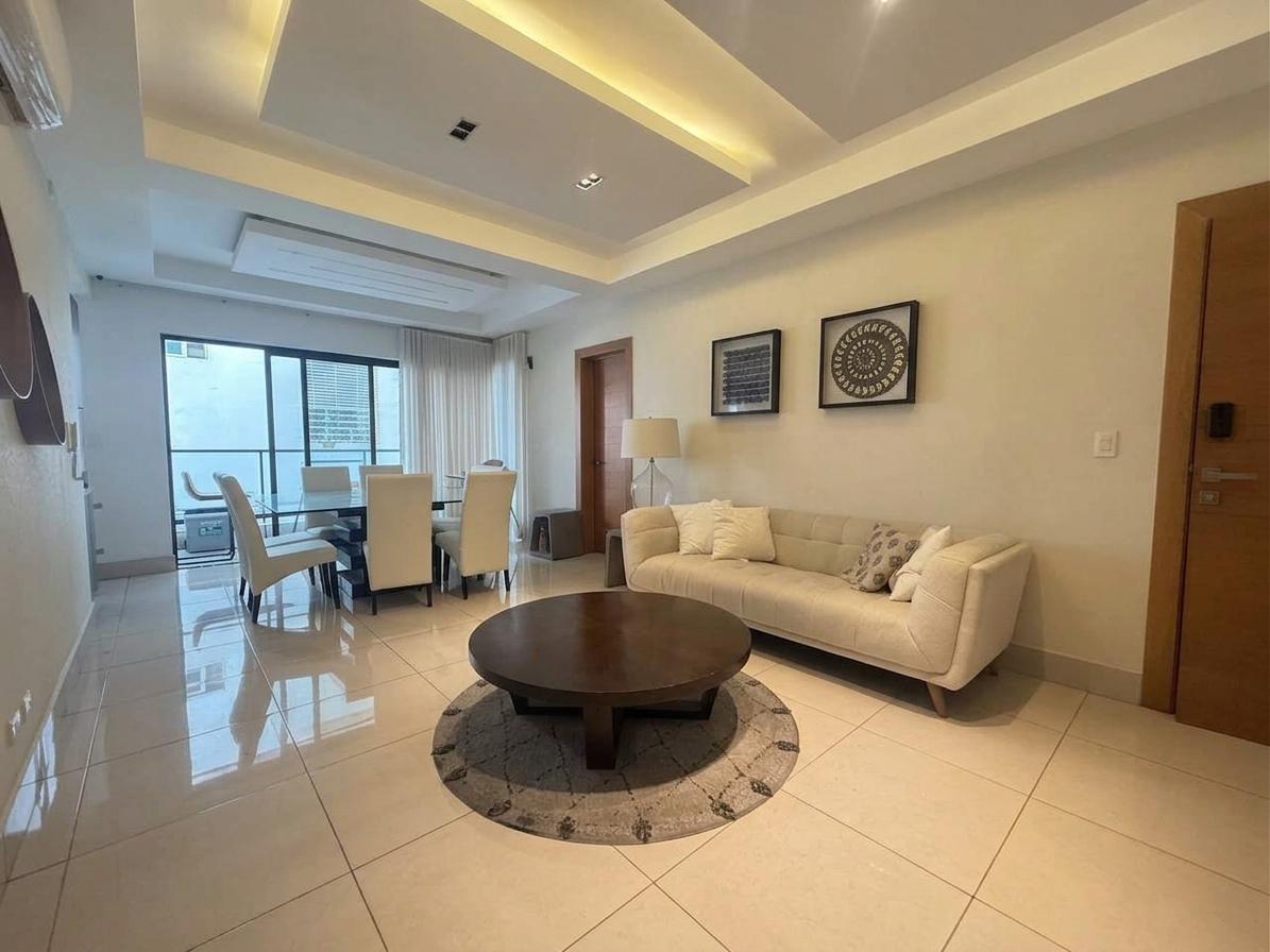 Apartamento con estudio