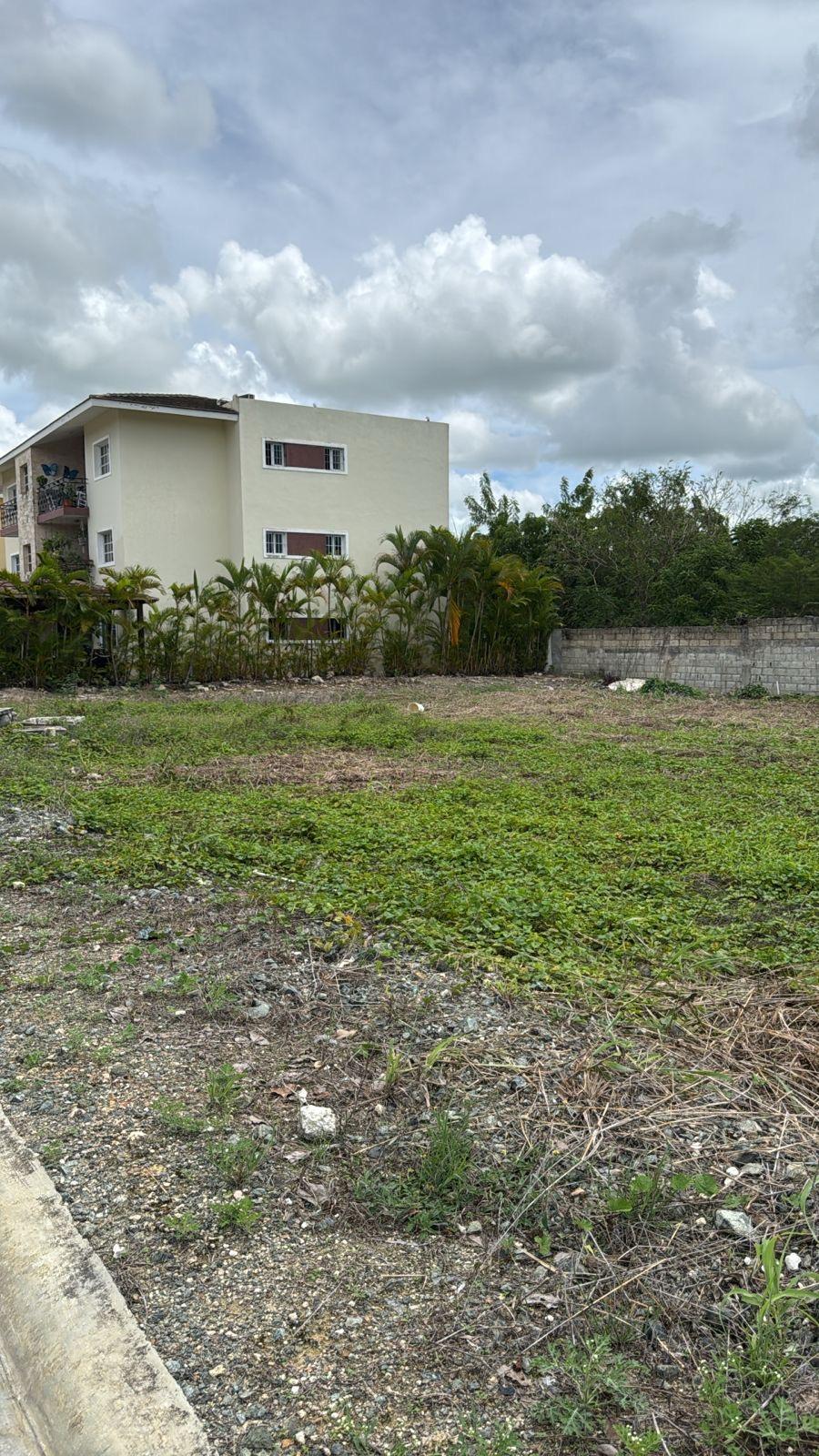 Lot in V Centenario