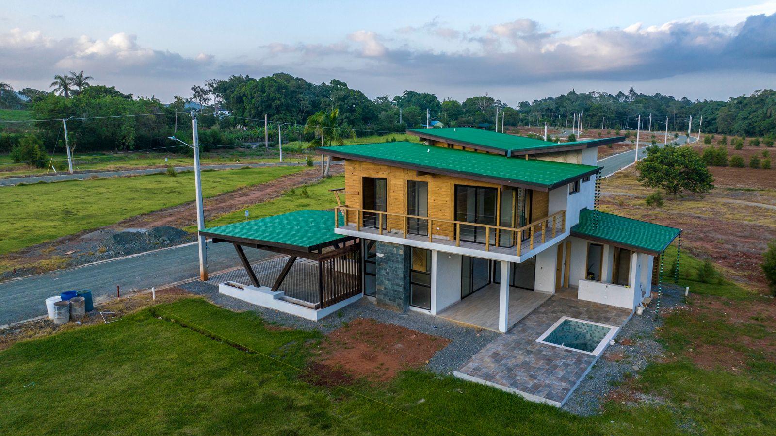 Jarabacoa | Venta de Villa Ginger recien construida con amplio patio, Eco de la Montaña