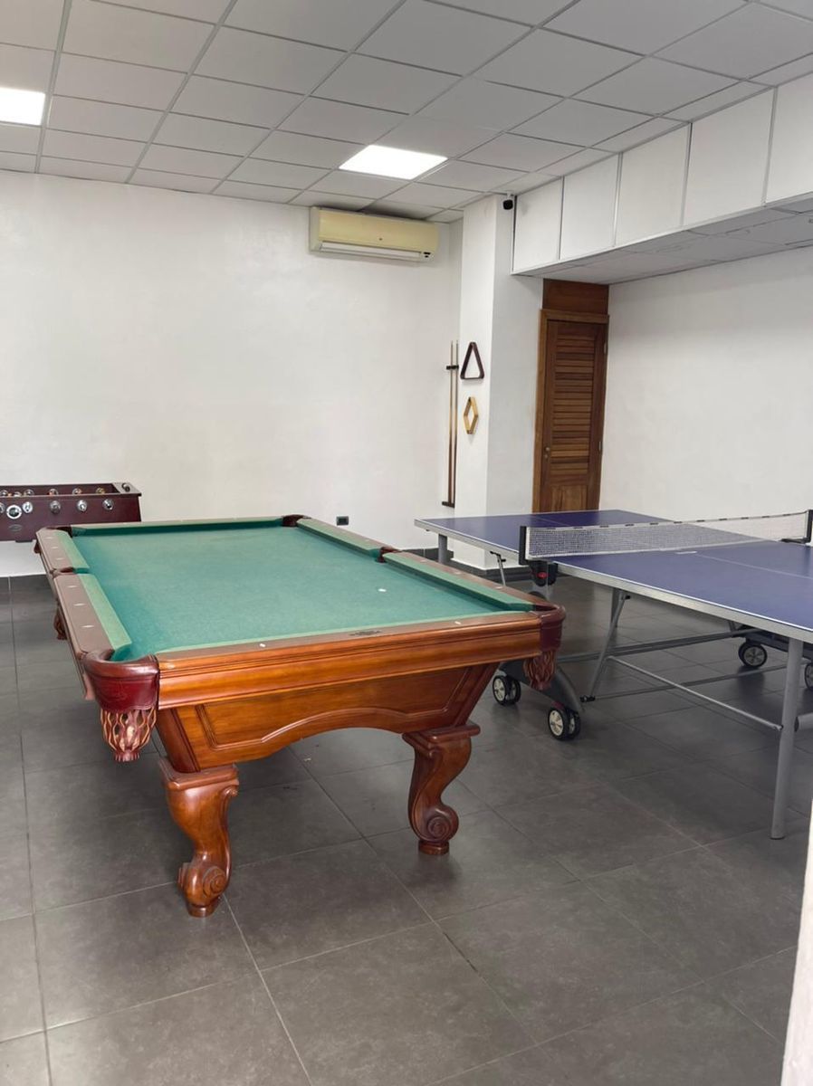 APARTAMENTO EN VENTA EN NACO, CON AMPLIA TERRAZA
