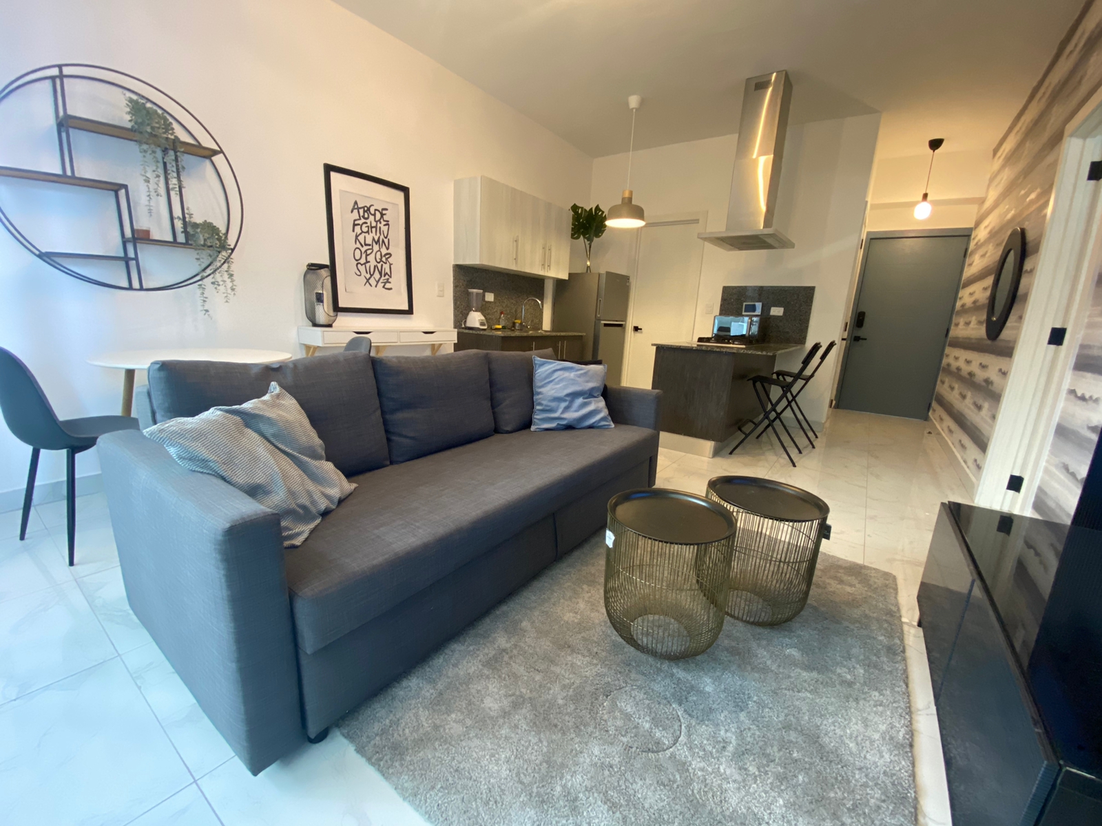 APARTAMENTO EN ALQUILER, UBICADO EN EVARISTO MORALES.