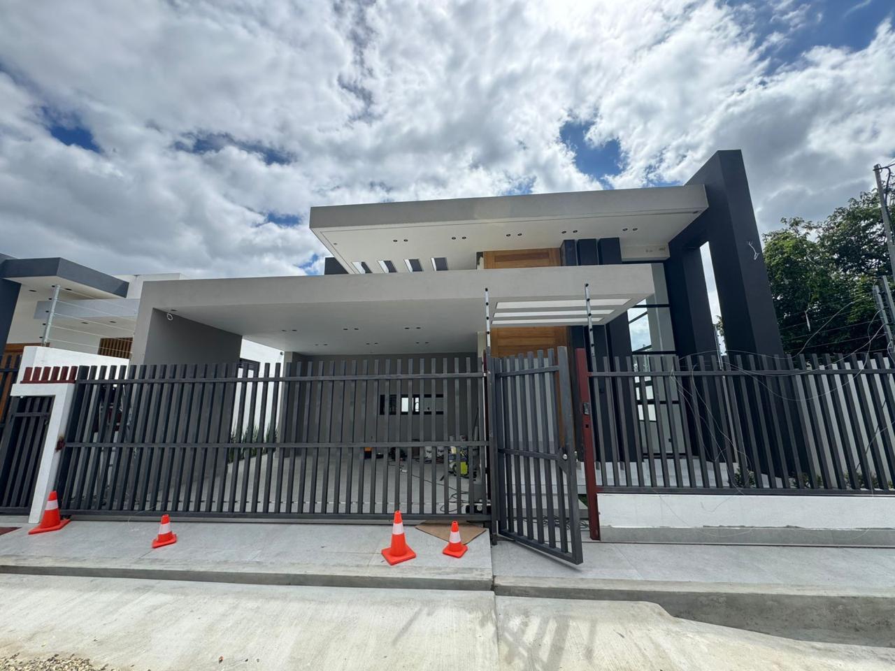 Casa Moderna En Venta En Santiago