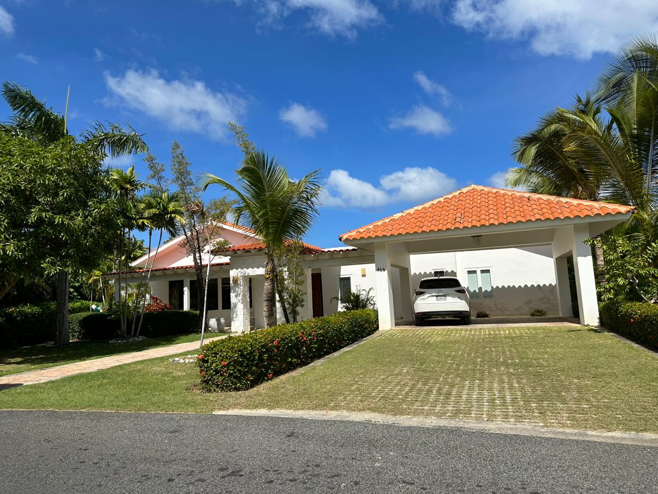 Venta casa amueblada en el cocotal, punta cana C y A Real Home