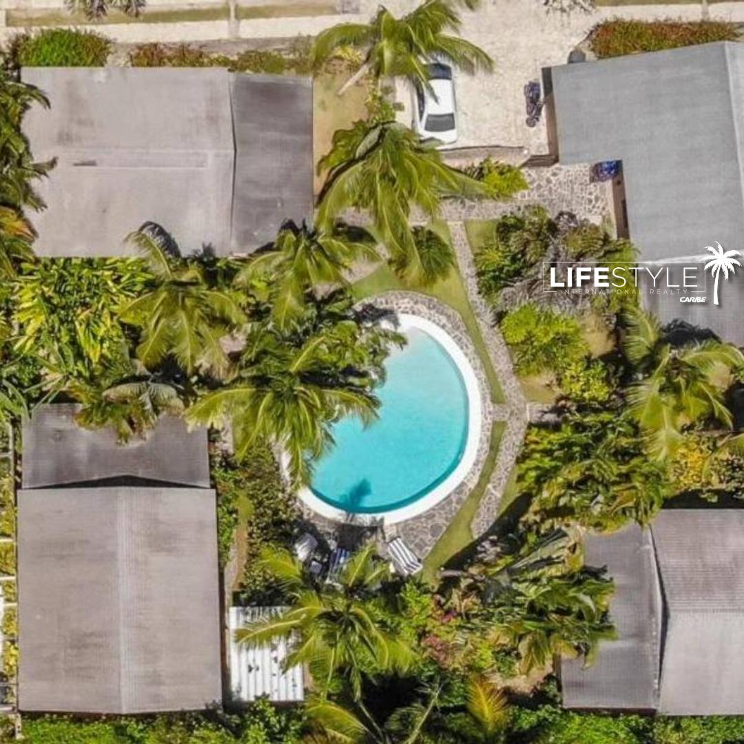 Residencia hotelera de 4 villas independientes