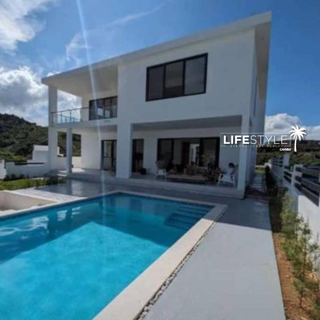 Villa contemporánea con vista panoramica