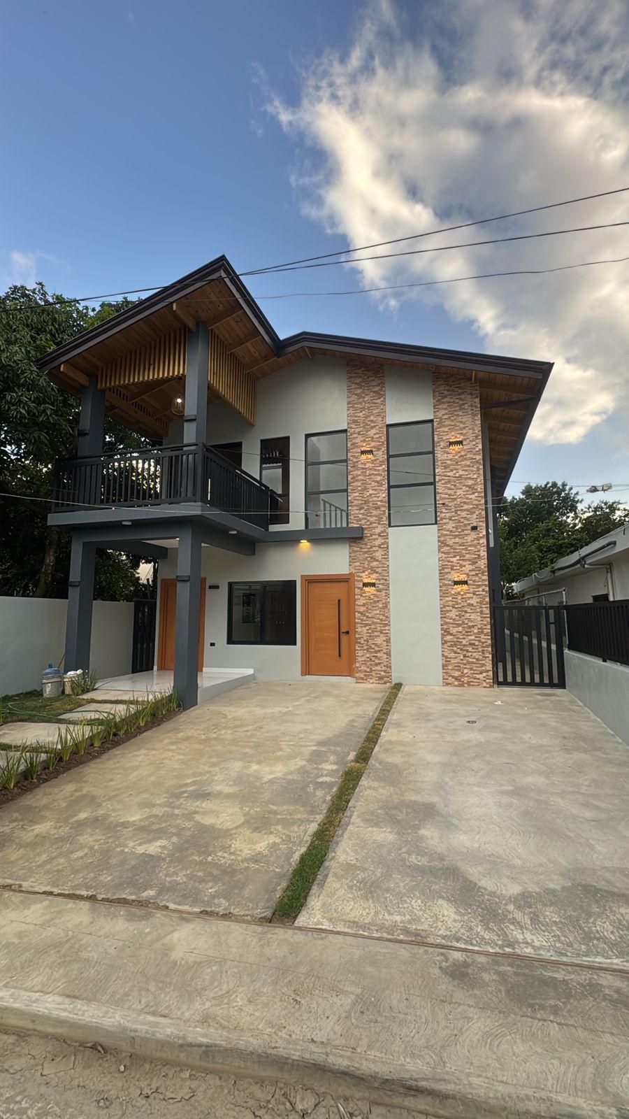 Excelente Local Comercial en venta en la misma Romulo Betancourt, Bella Vista.