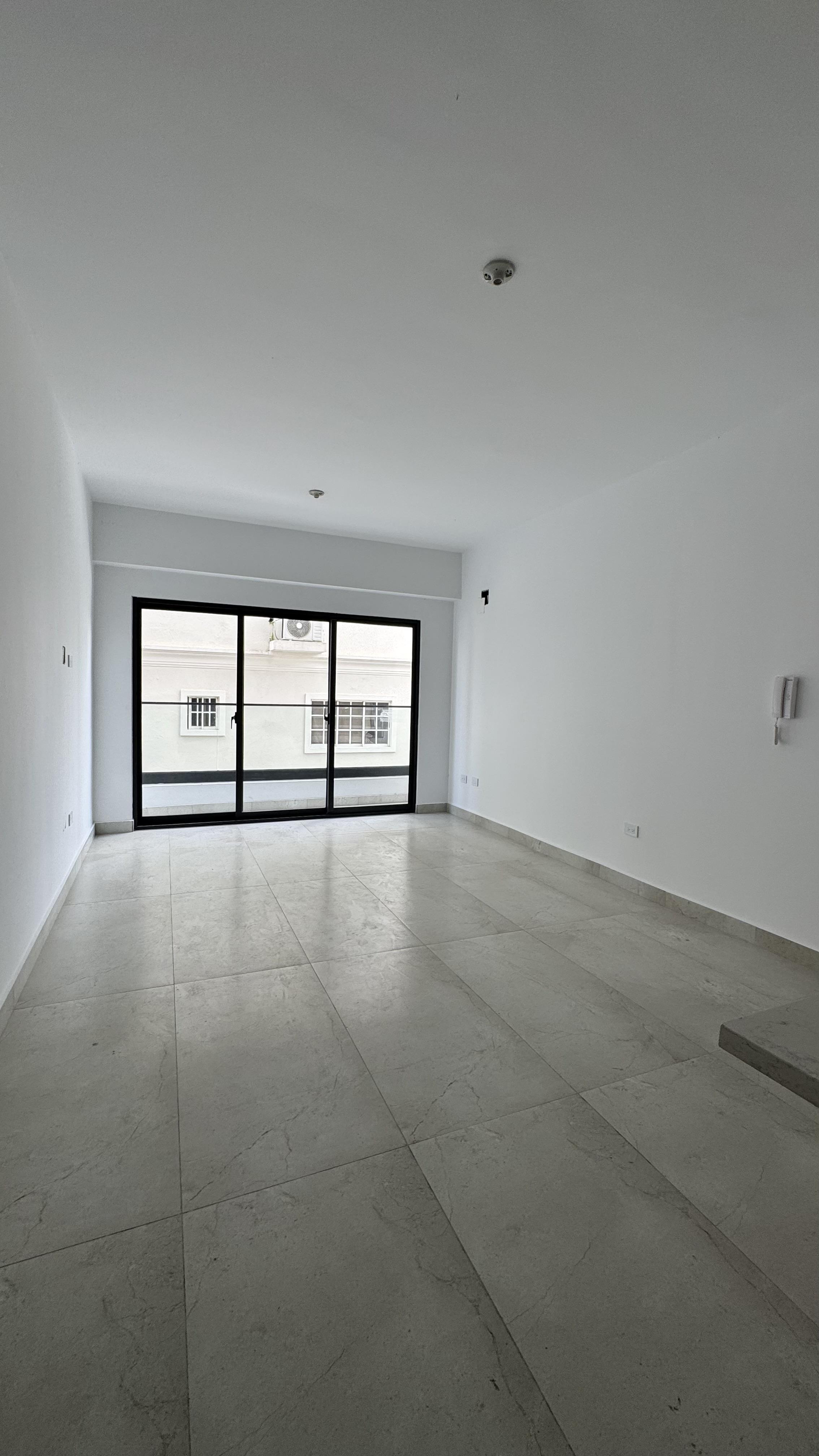 Evaristo Morales nuevo 2 habitaciones 2 parqueos locker
