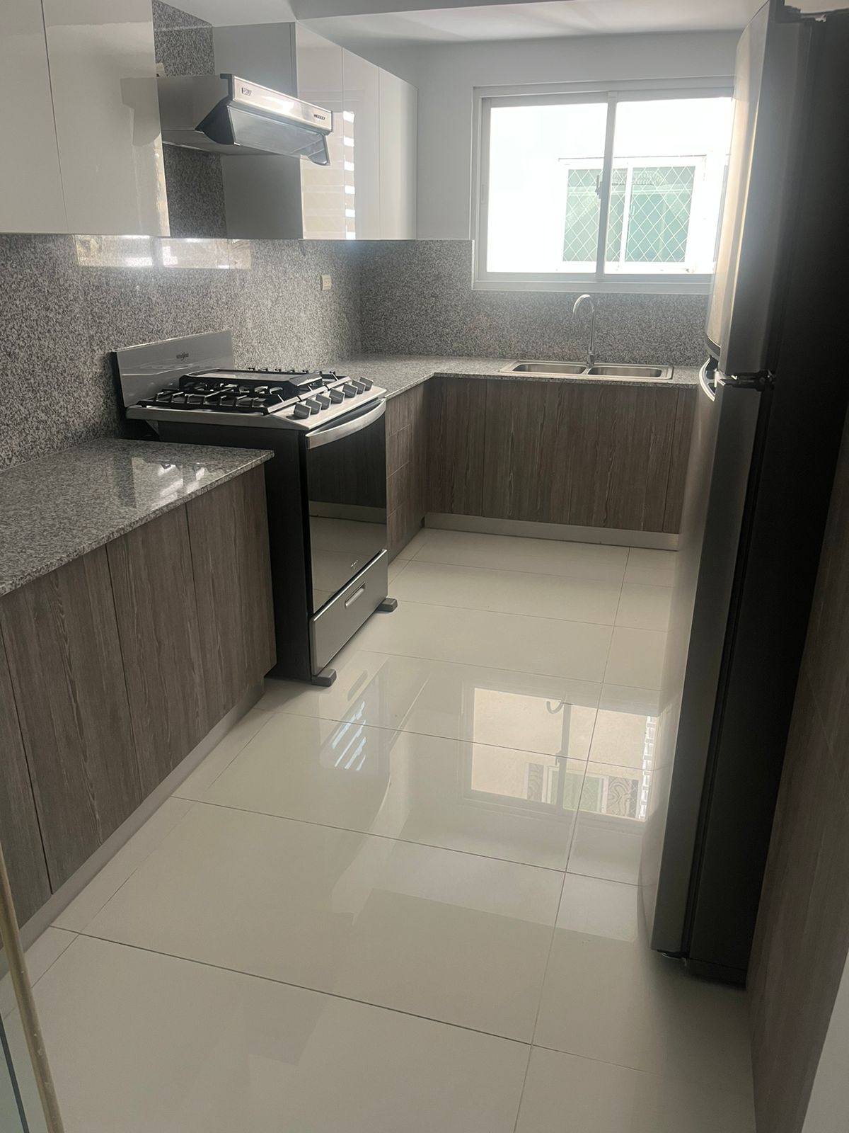 Alquiler Naco con Línea Blanca Premium Real Estate