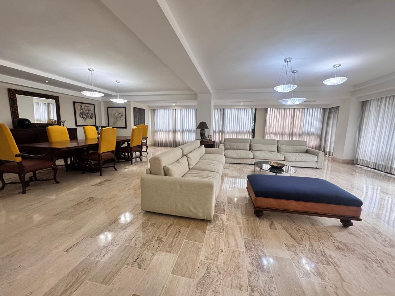 En alquiler amplio y fresco apartamento de 3 Hab, en Piantini