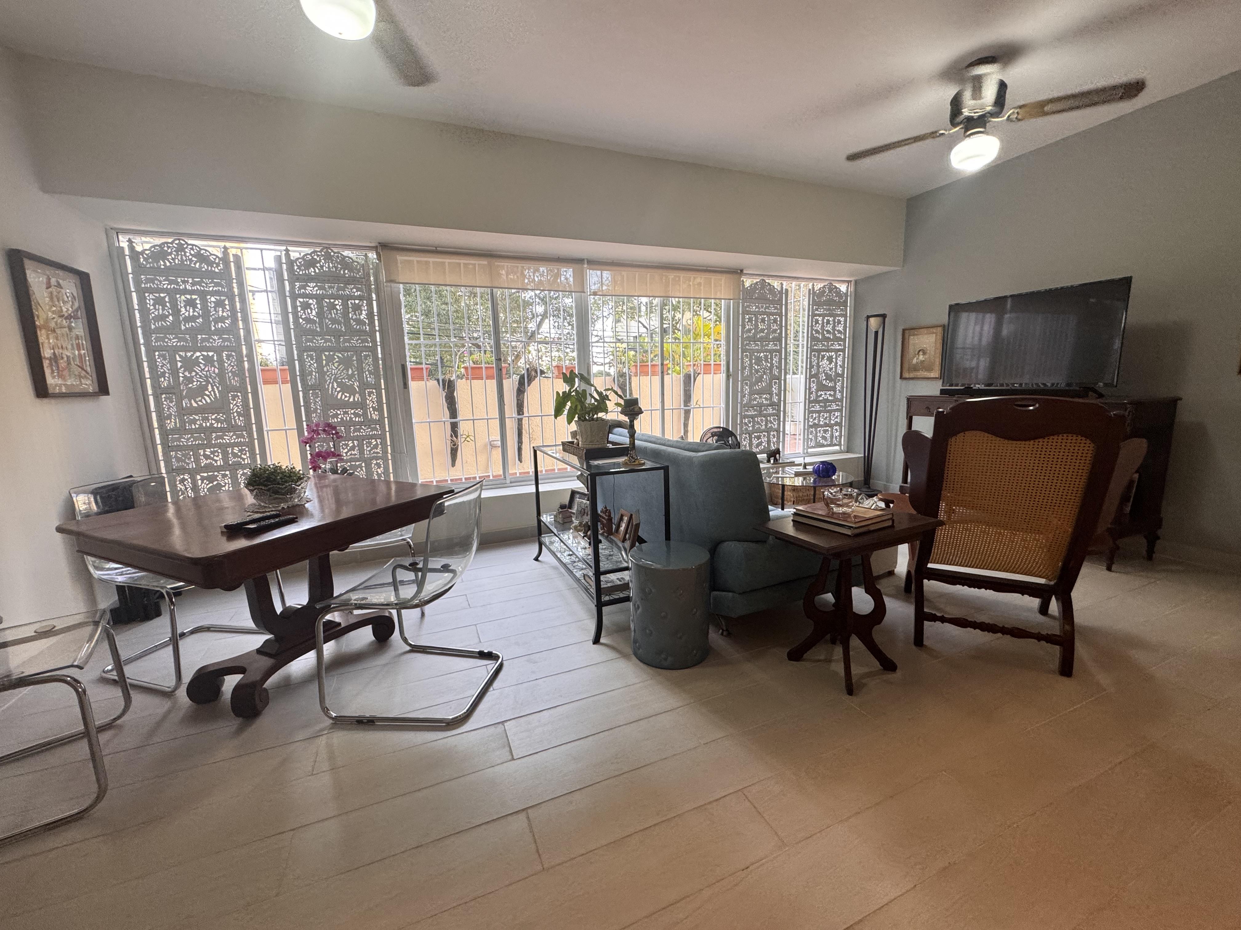 En venta Amplio Segundo piso con hermosa terraza
