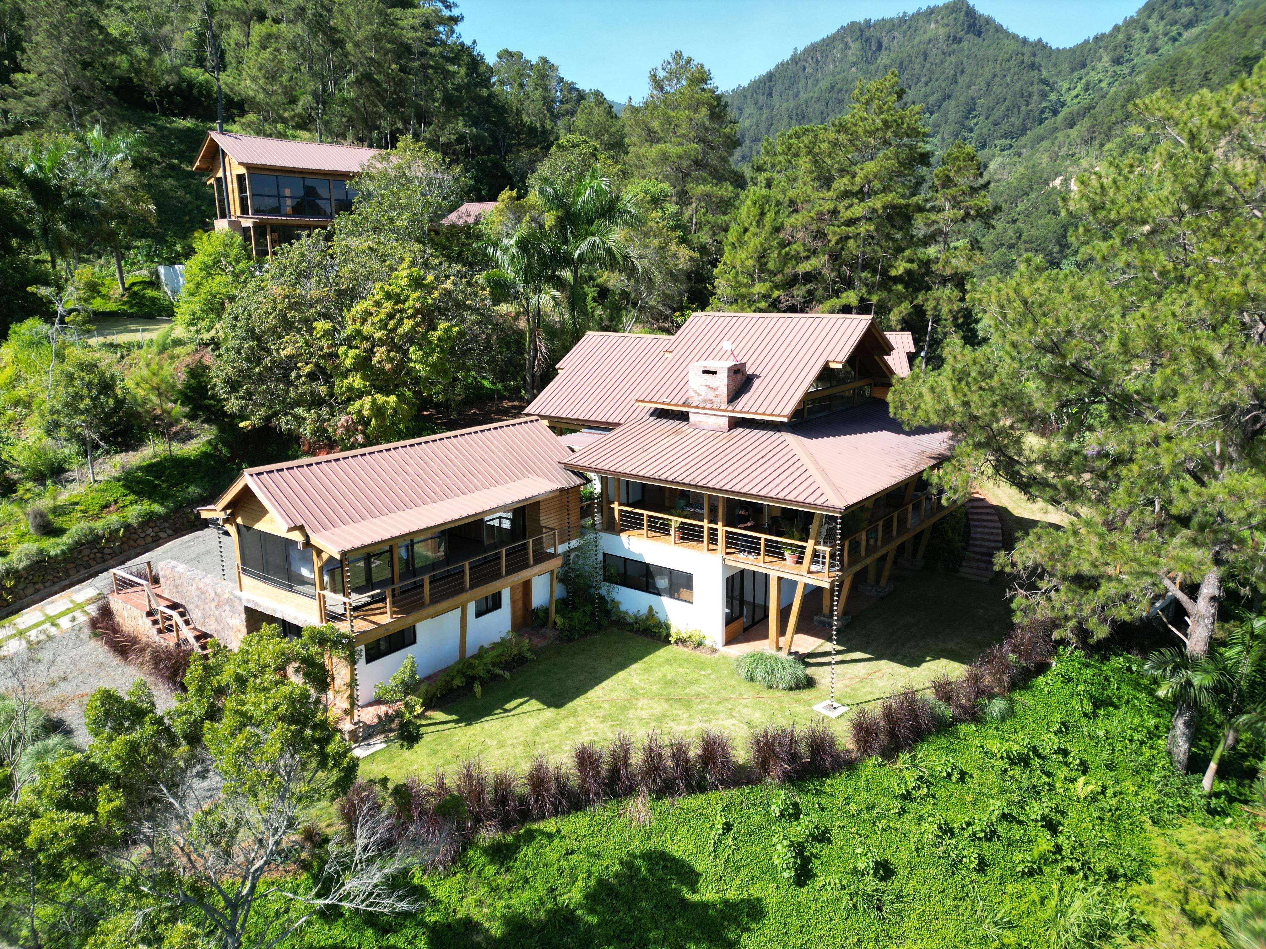 JARABACOA: Hermosa Villa de 658 Mts, 4 Habitaciones en exclusivo proyecto cerrado, En Venta por US$900,000