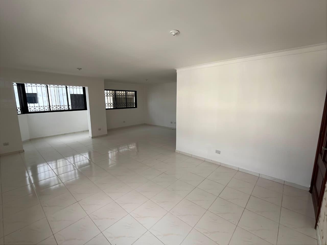 LAS PRADERAS: Alquilo Apartamento en Las Praderas, a pasos de Jumbo Las Praderas, 151 m². Alquiler Mensual US$1,100 dólares (Vacío).
