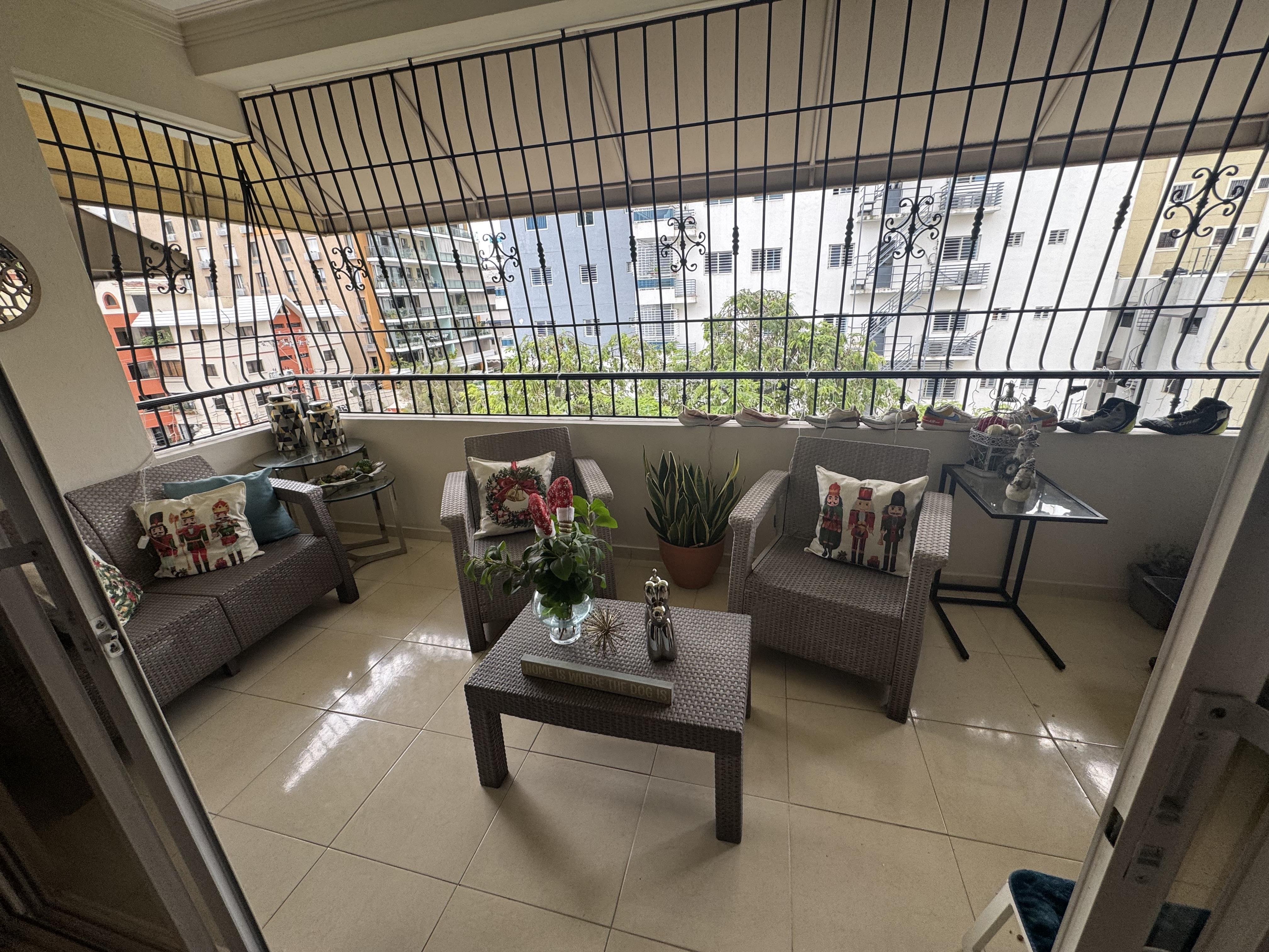 Acogedor Apartamento de 3 Habitaciones en venta en Evaristo Morales