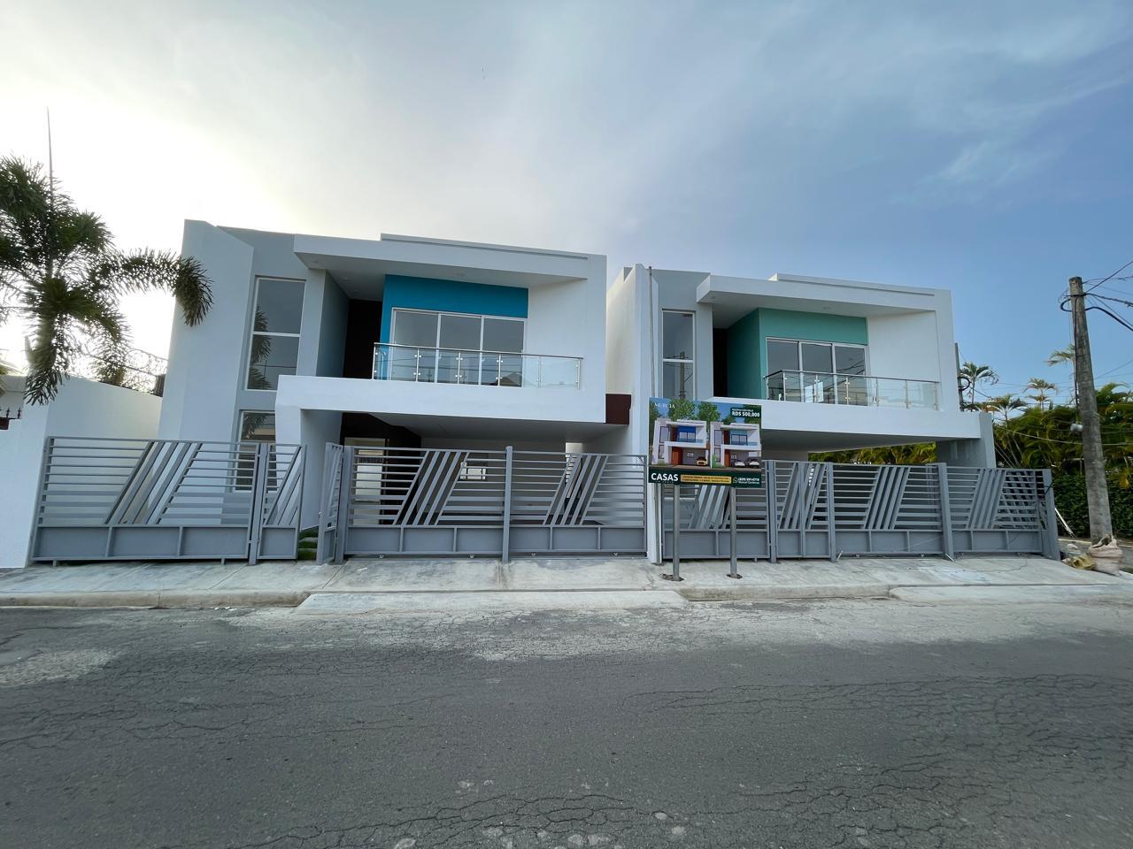 CASA DUPLEX EN LA VEGA