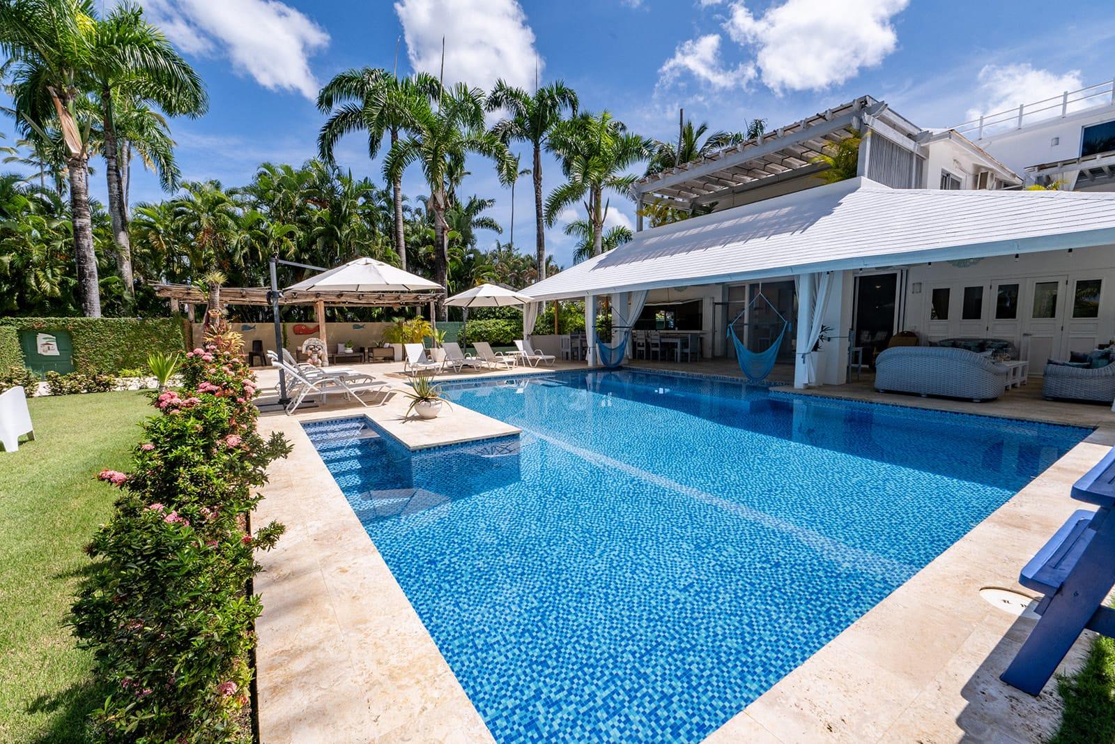 Amazing villa front of the beach Playa Las Ballenas