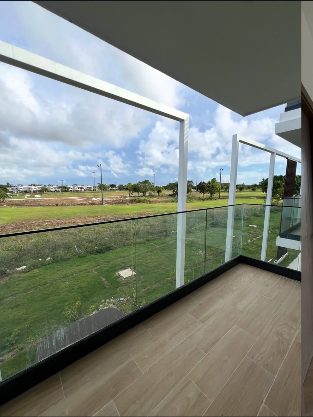 Apartamento_en_Punta_Cana_rosario_sanchez_dr_broker_inmobiliario_balcon