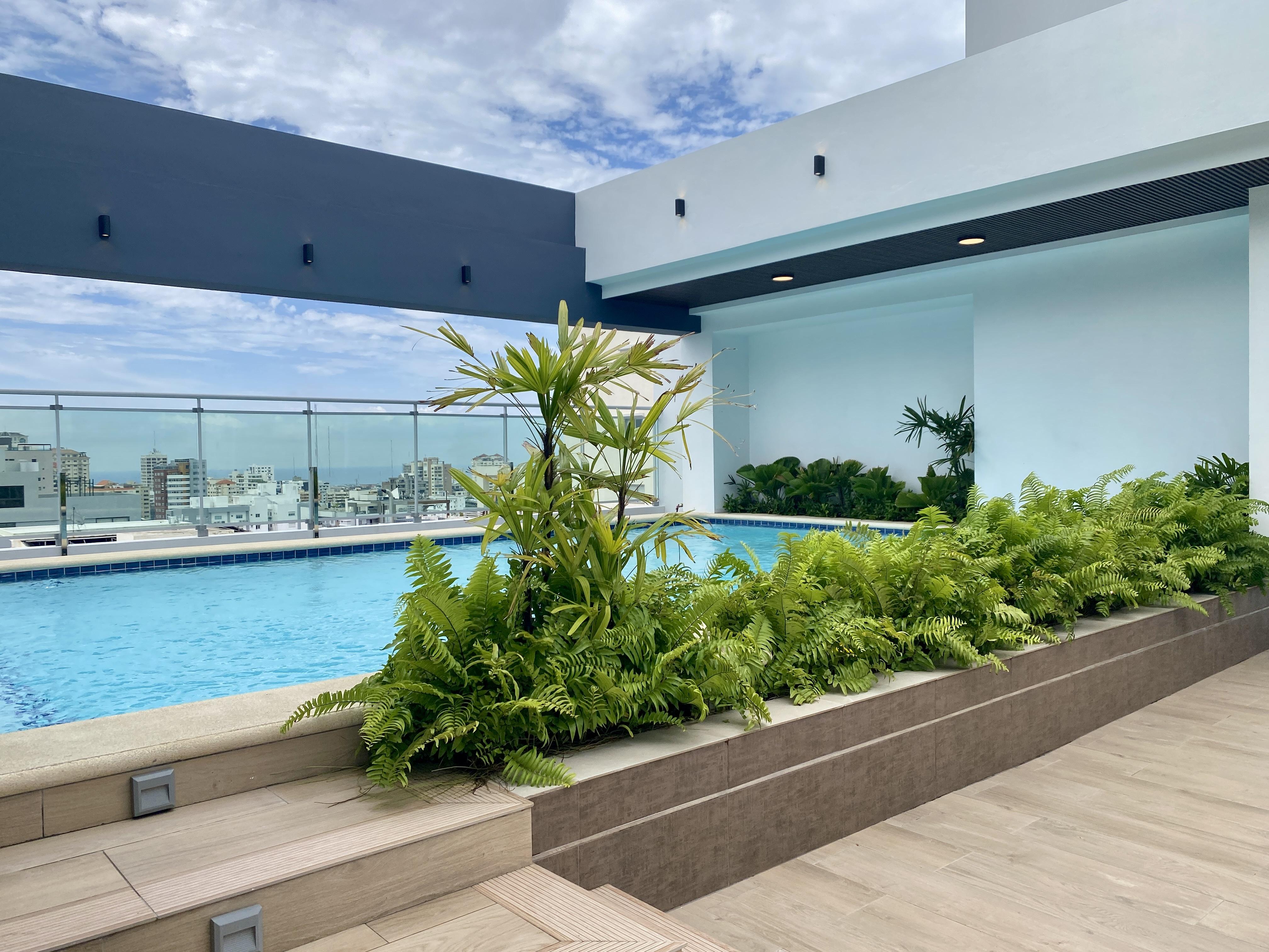 Apartamento en Venta en Naco Piso Alto con Balcón