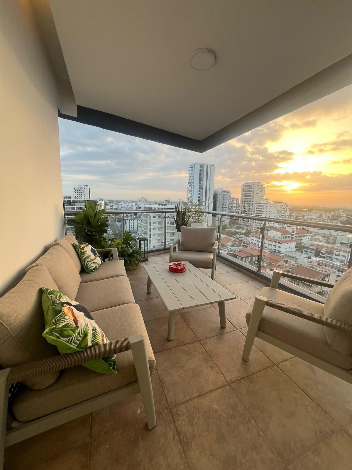 Apartamento en Serralles 340 mts2 en Piso Alto con Vista a la Ciudad