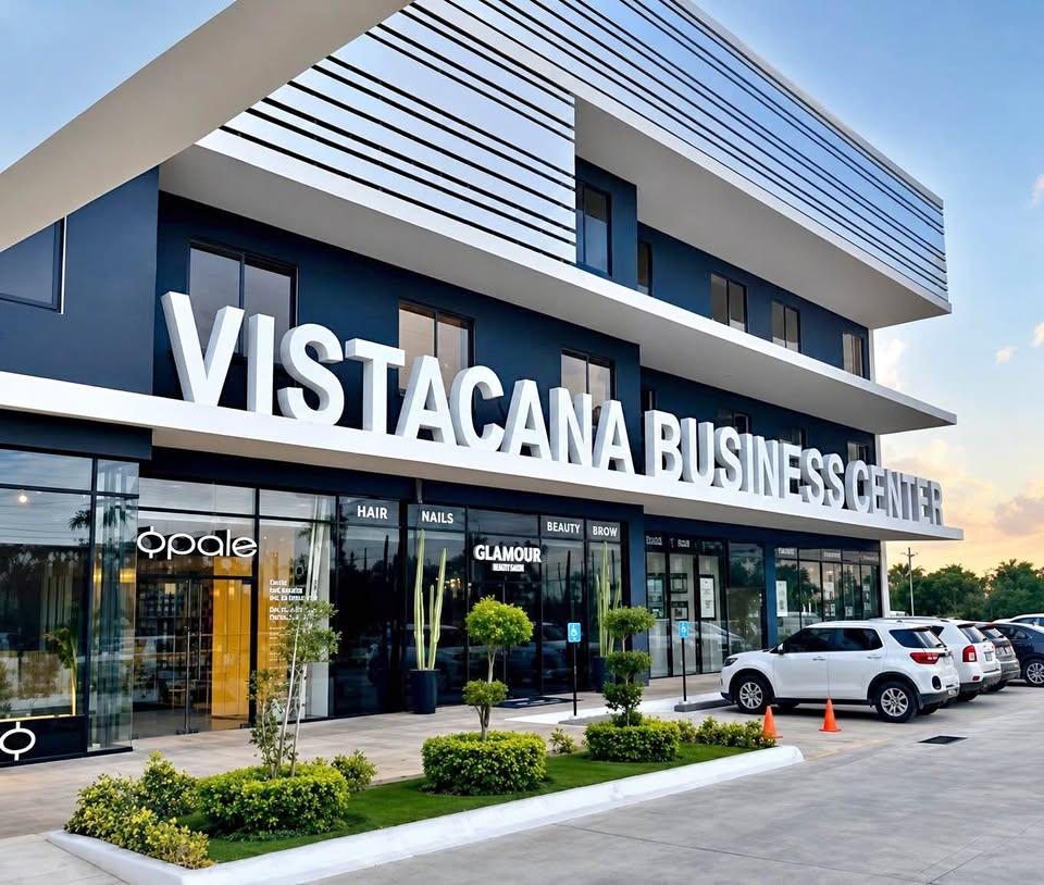 Local en alquiler Punta cana/ en vista cana bussines center