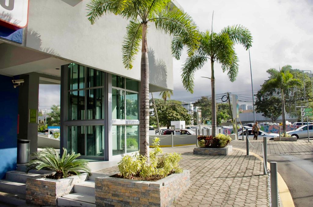 Local Comercial de alquiler en la Av. 27 de Febrero