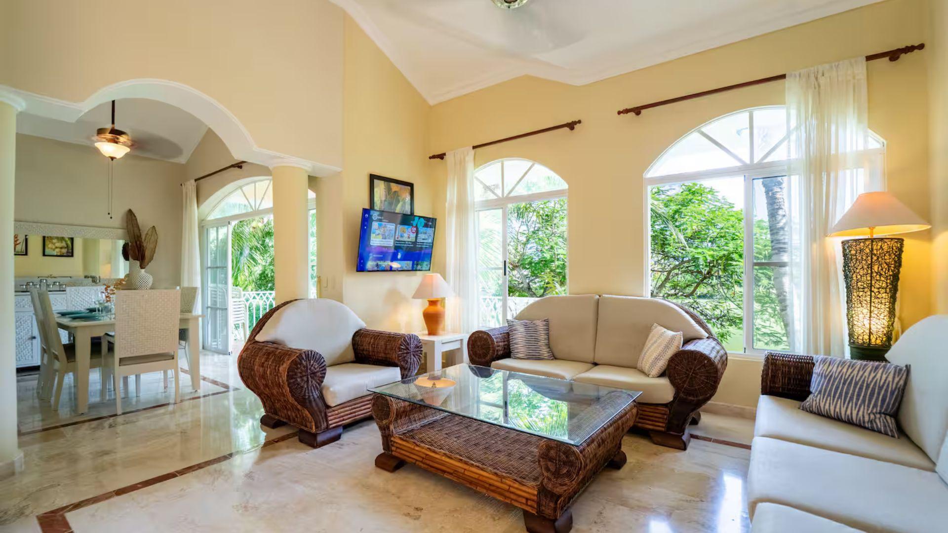 Charming 3-Bedroom Apartement with Golf & Pool Views in Cocotal Golf & Country Club, Punta Cana