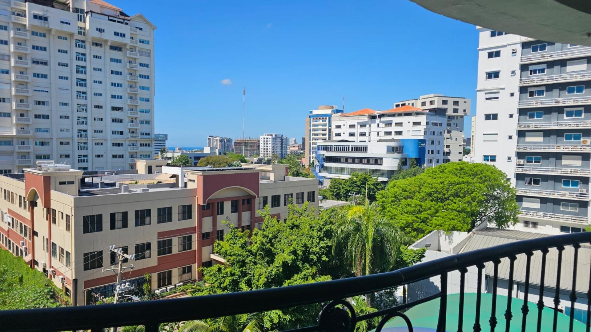 Exclusive apartment in the center of the city with ocean view