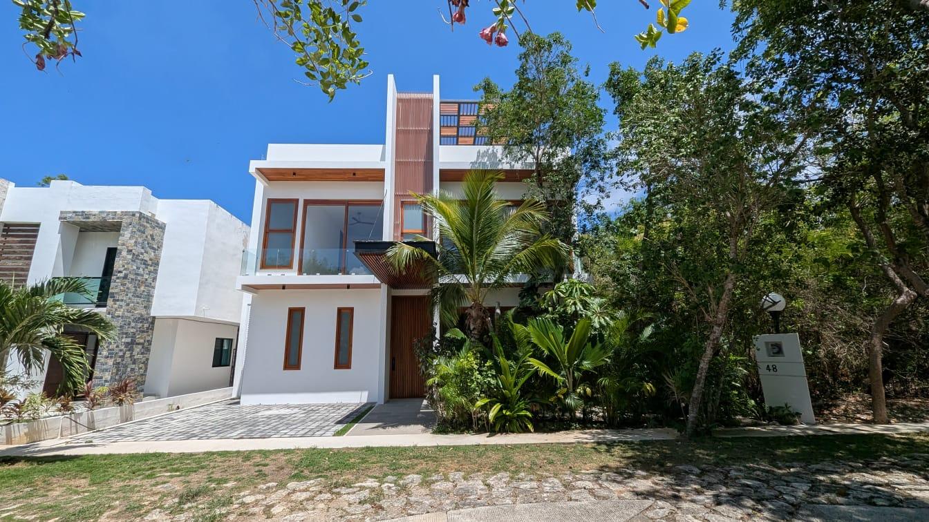 Luxury Smart Home for Sale in Playa del Carmen – 4BR Near Beach in Selvamar