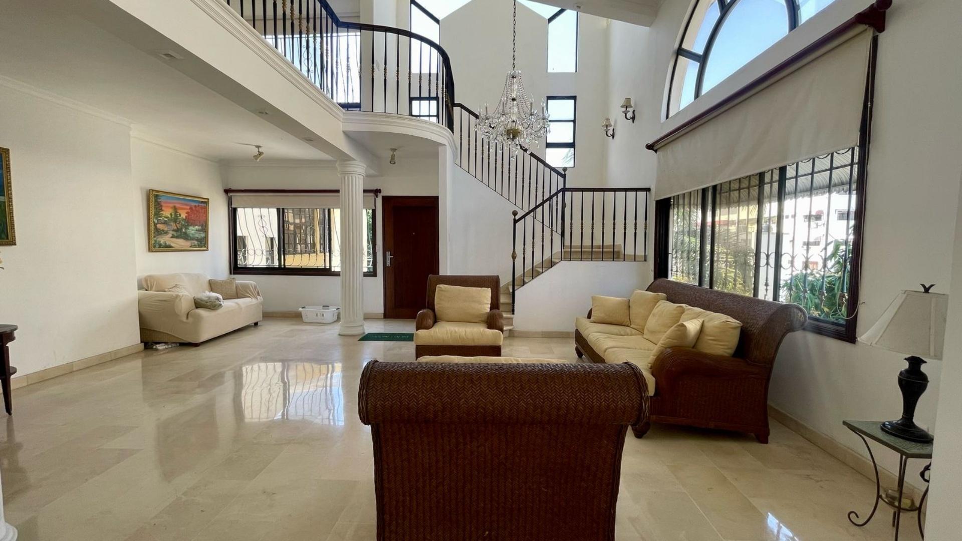 Exclusive Penthouse for Sale in Renacimiento – Prime Location & Spacious Living