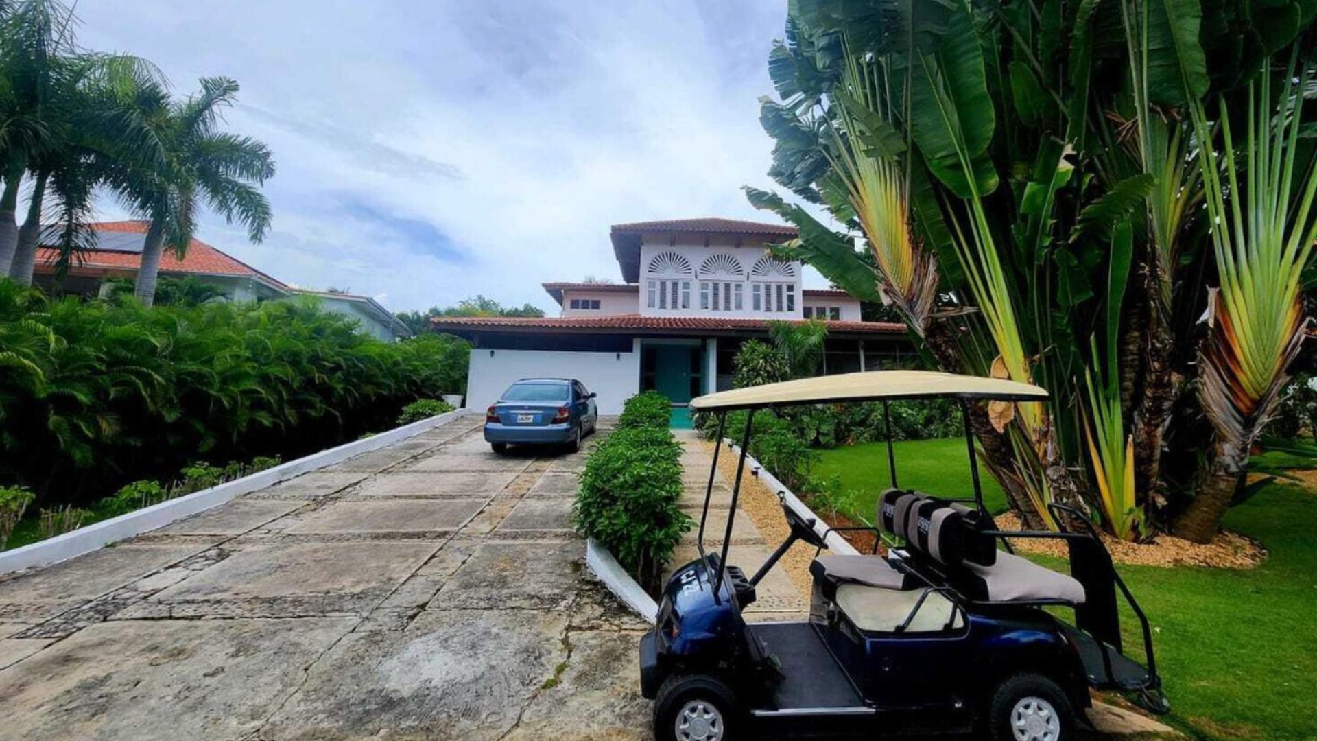 Elegant 5-Bedroom Villa in Casa de Campo – Garden View Home with Canal Front